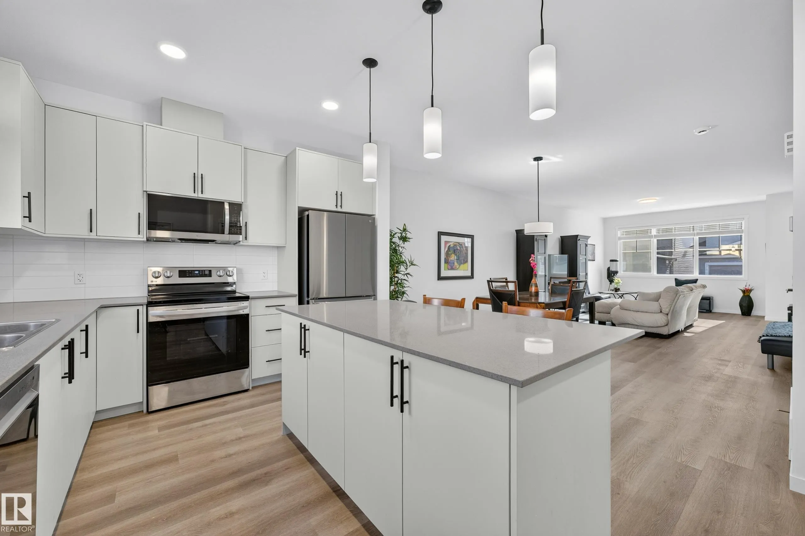 3983 Wren Loop