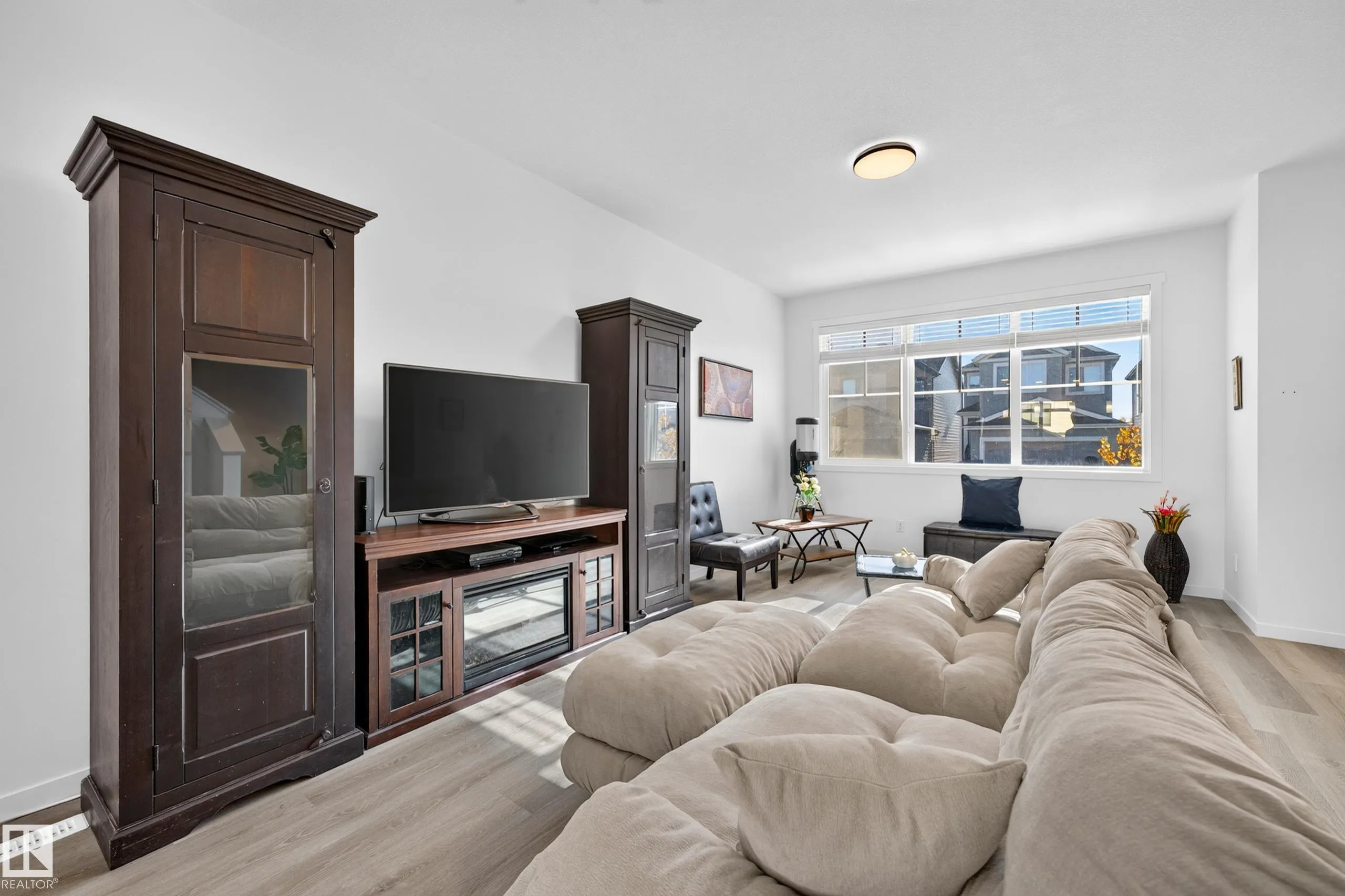 3983 Wren Loop