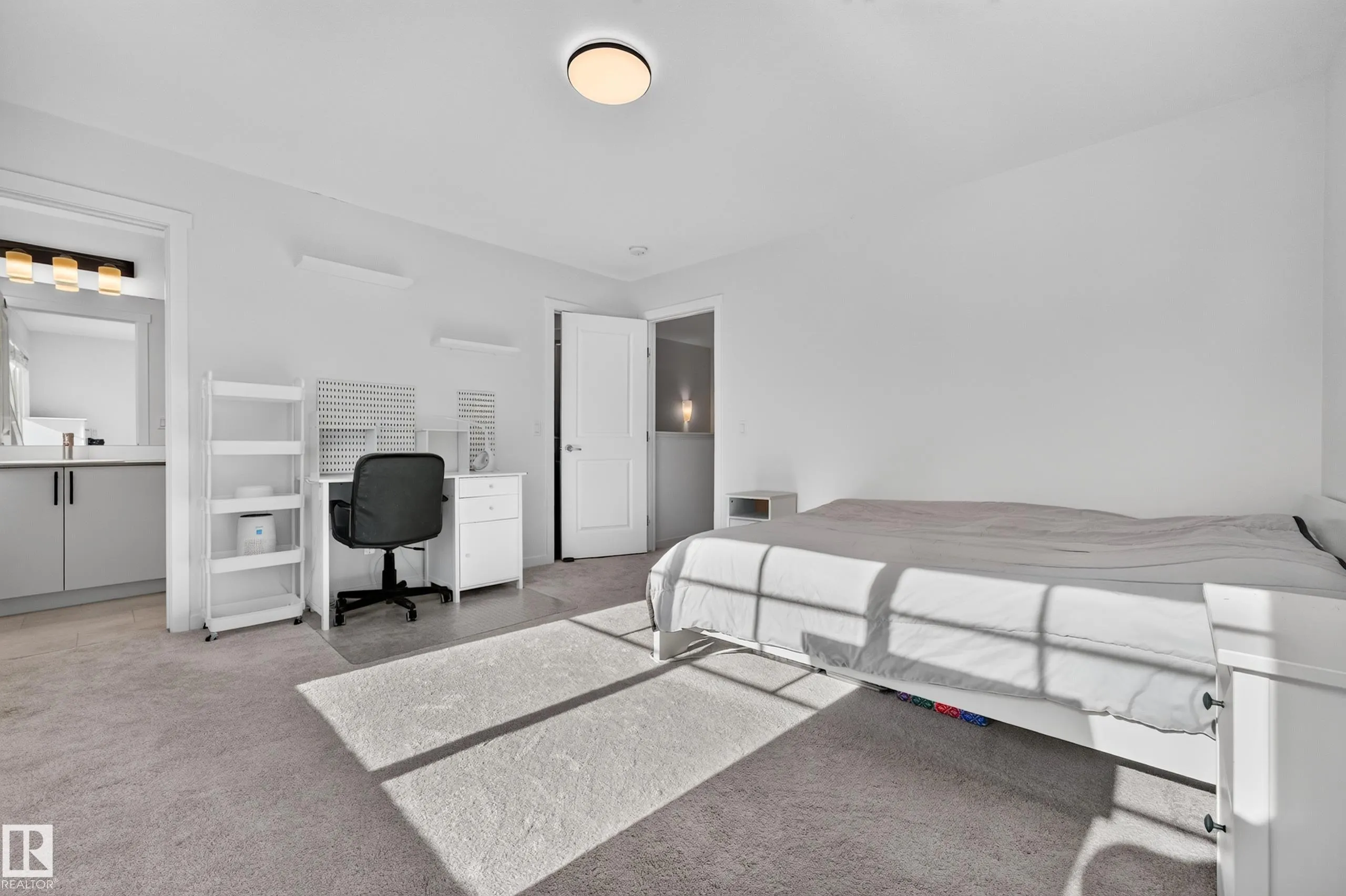 3983 Wren Loop