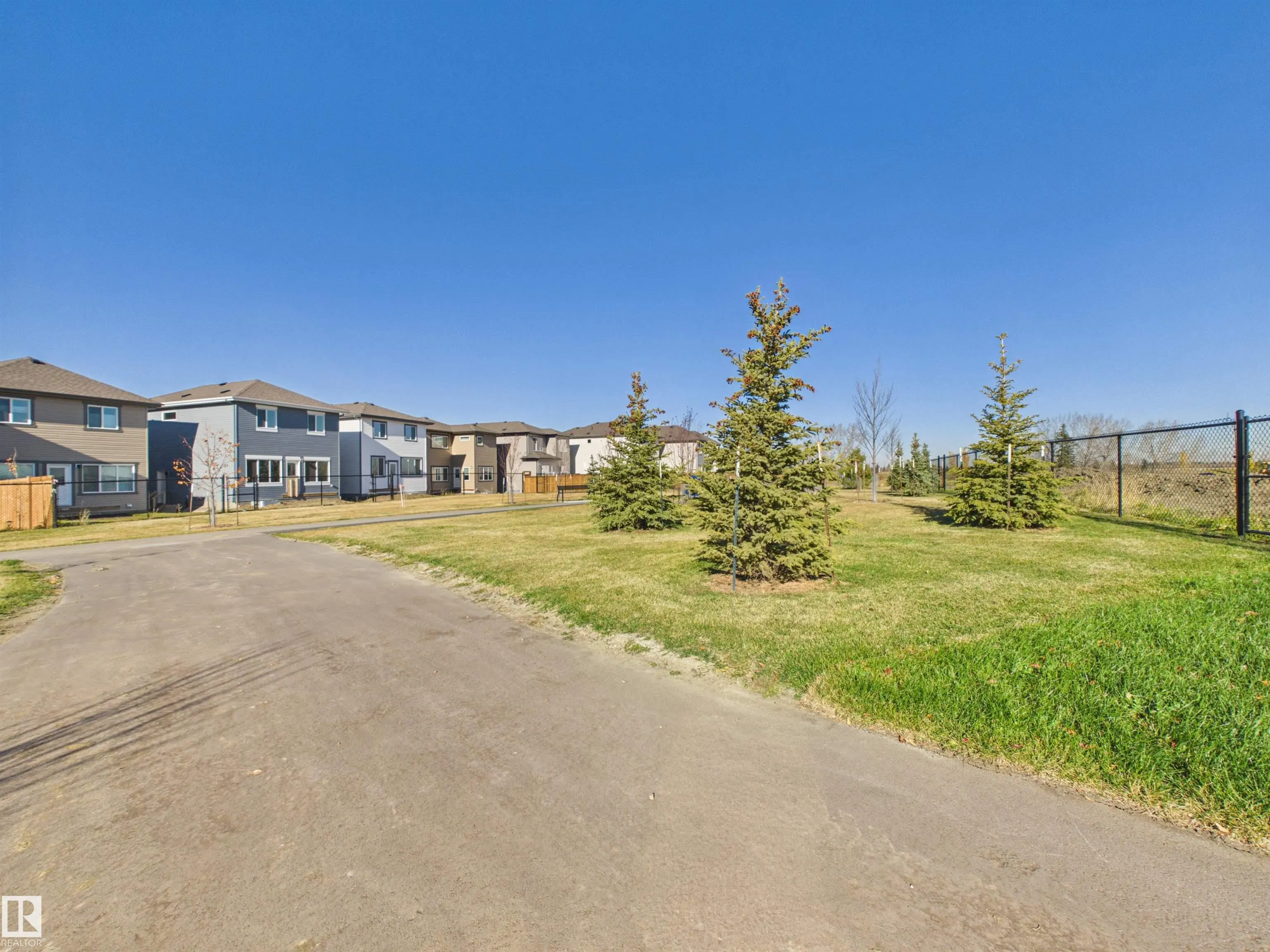 49 SUMAC Close