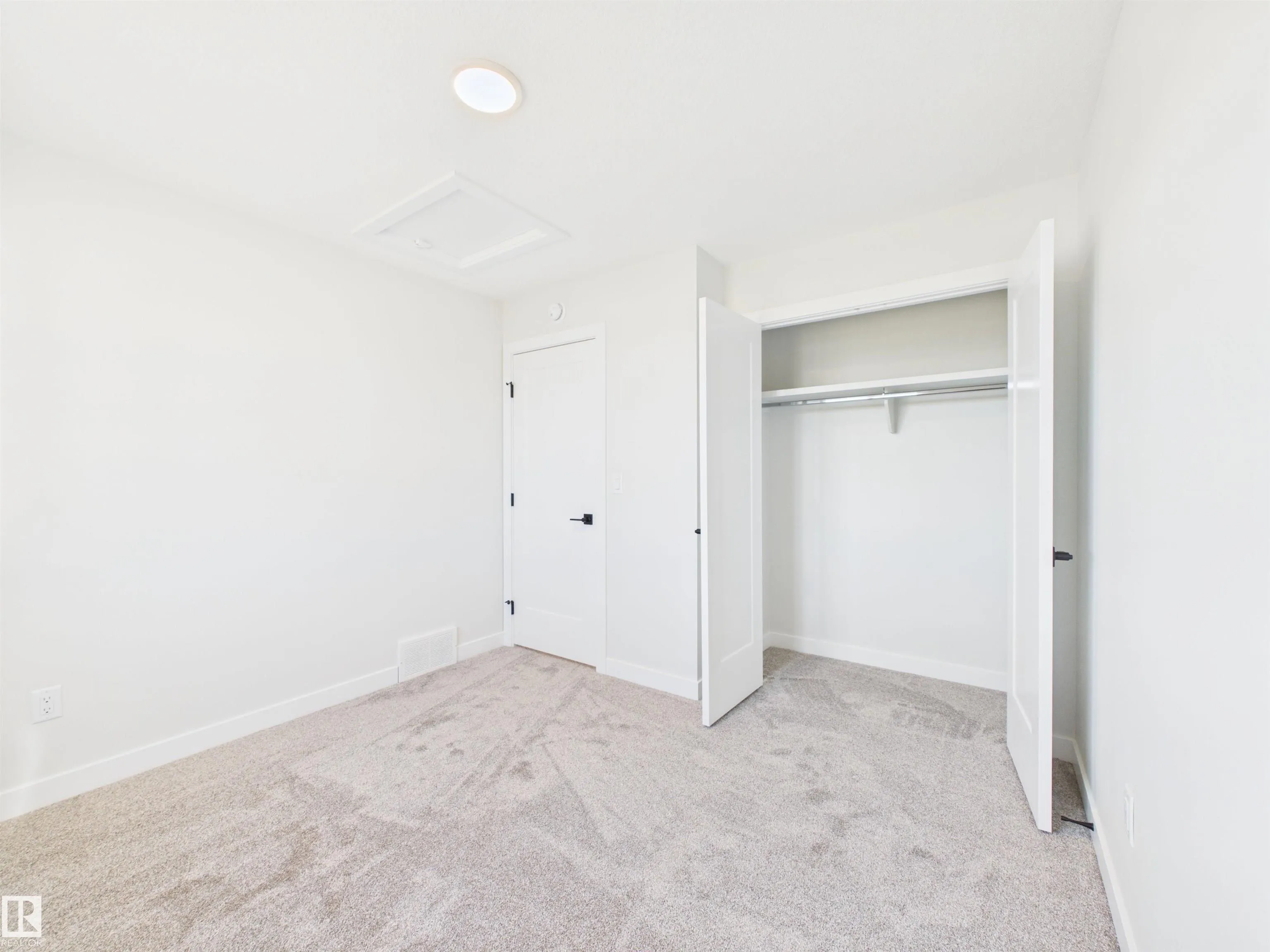 49 SUMAC Close