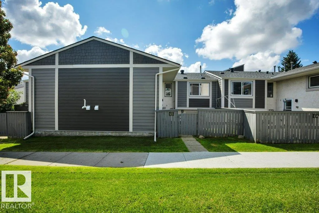 633 WILLOW Court