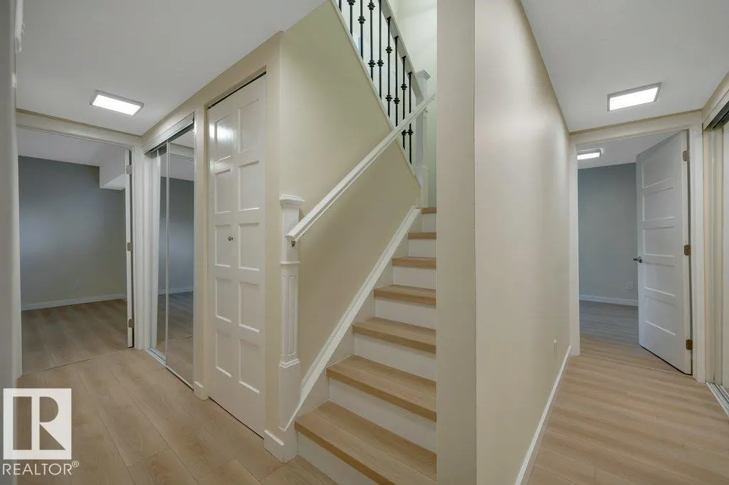 633 WILLOW Court