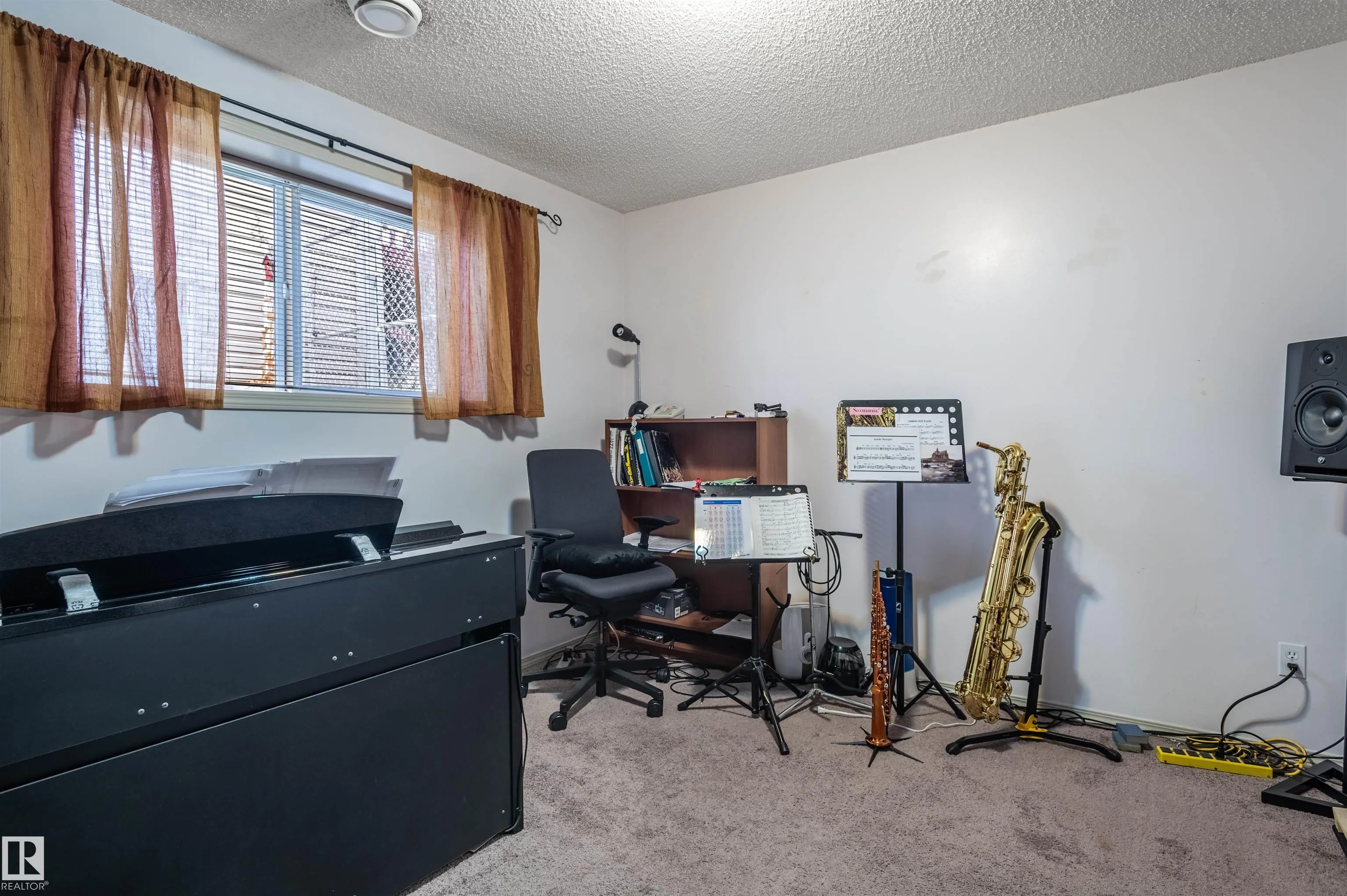 711 Kananaskis Drive