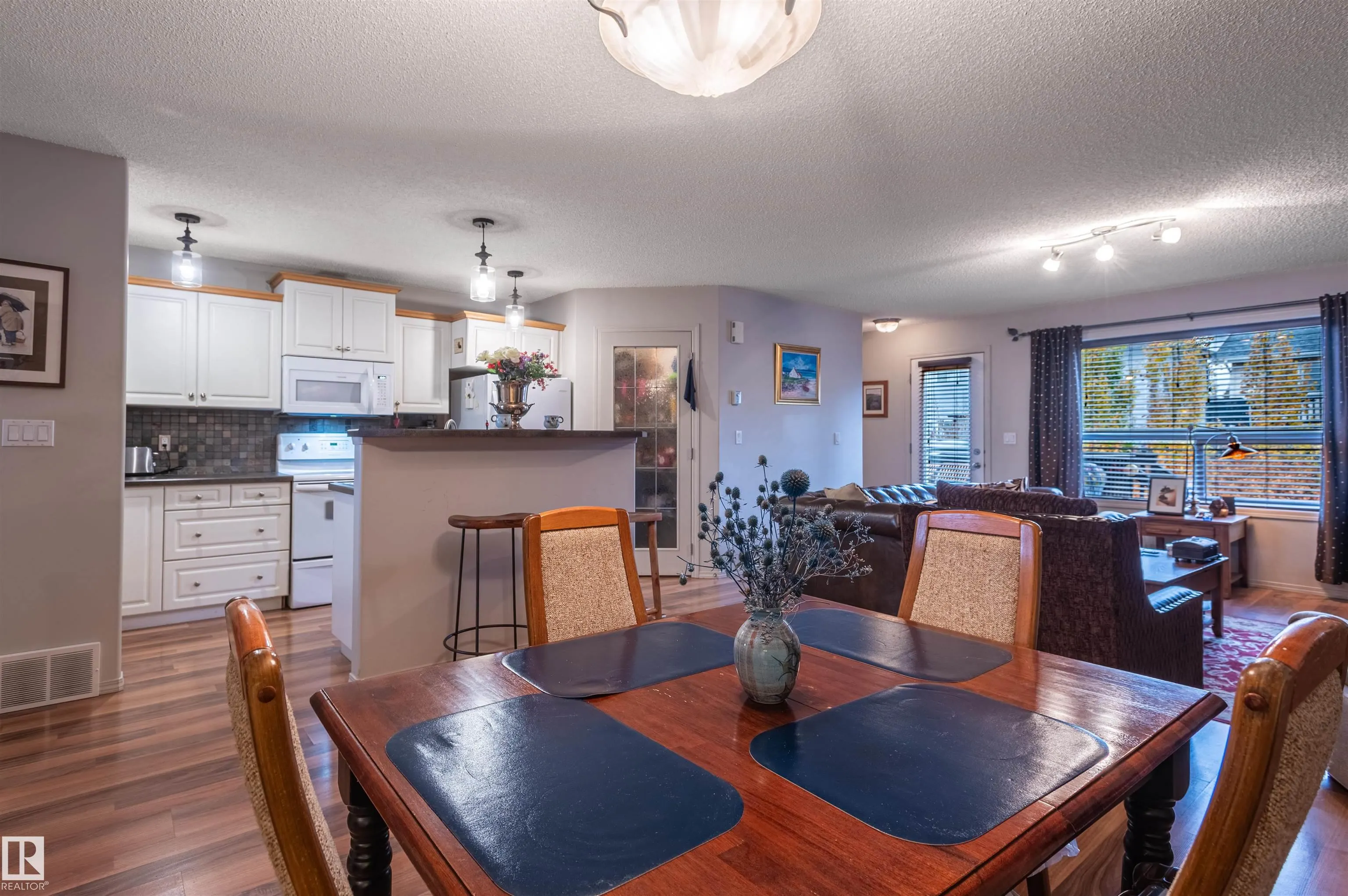 711 Kananaskis Drive