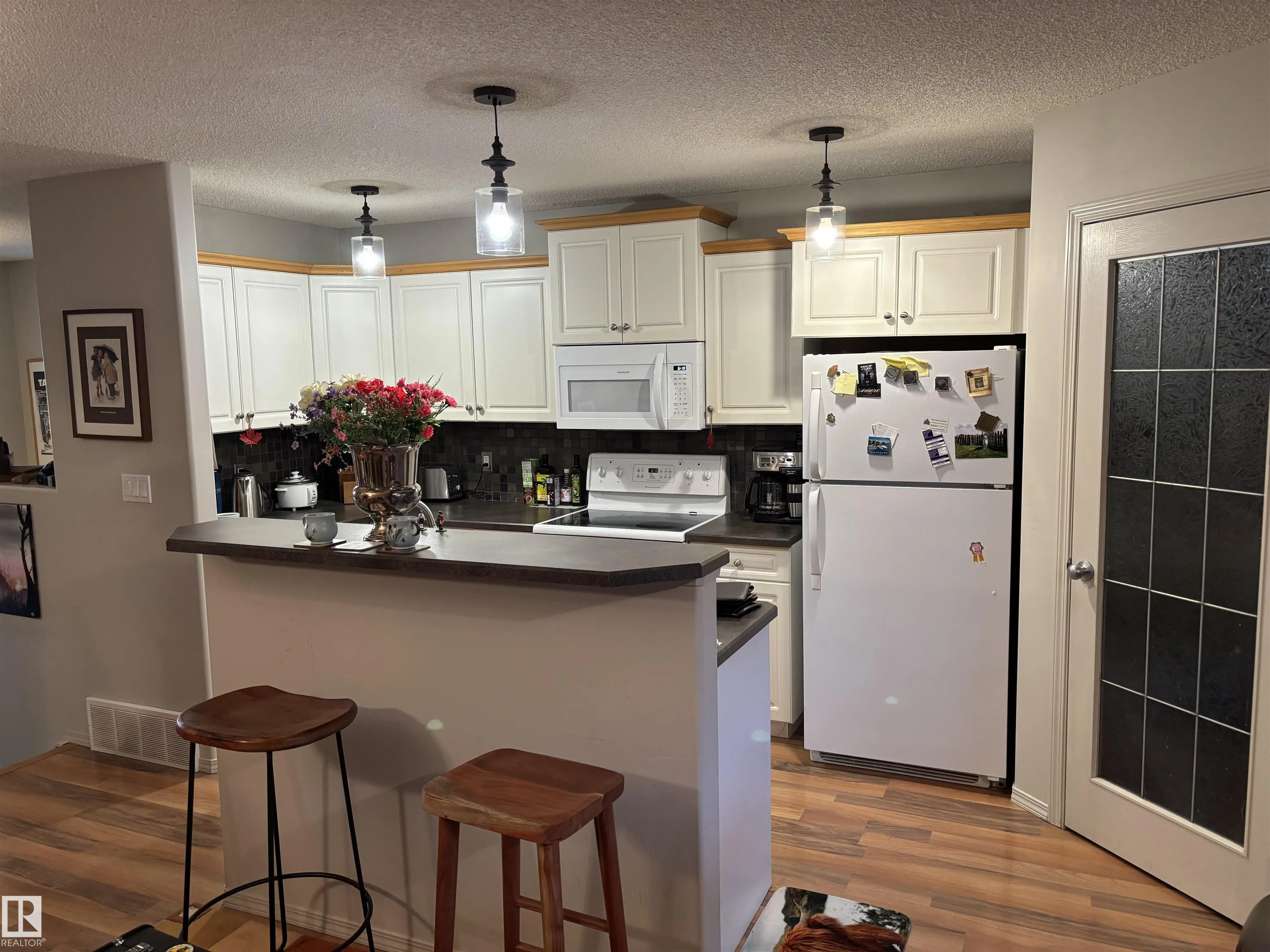 711 Kananaskis Drive