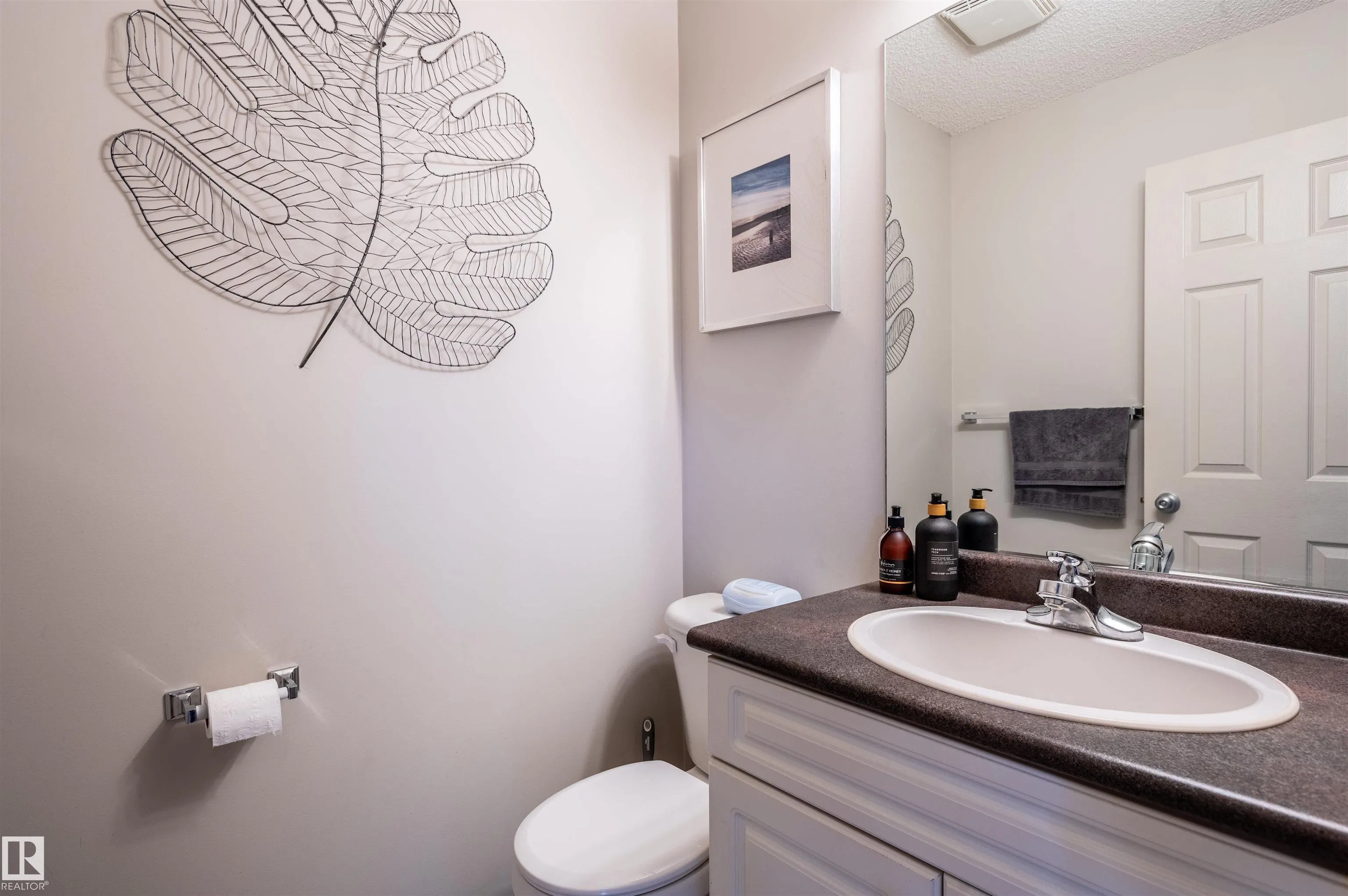 711 Kananaskis Drive