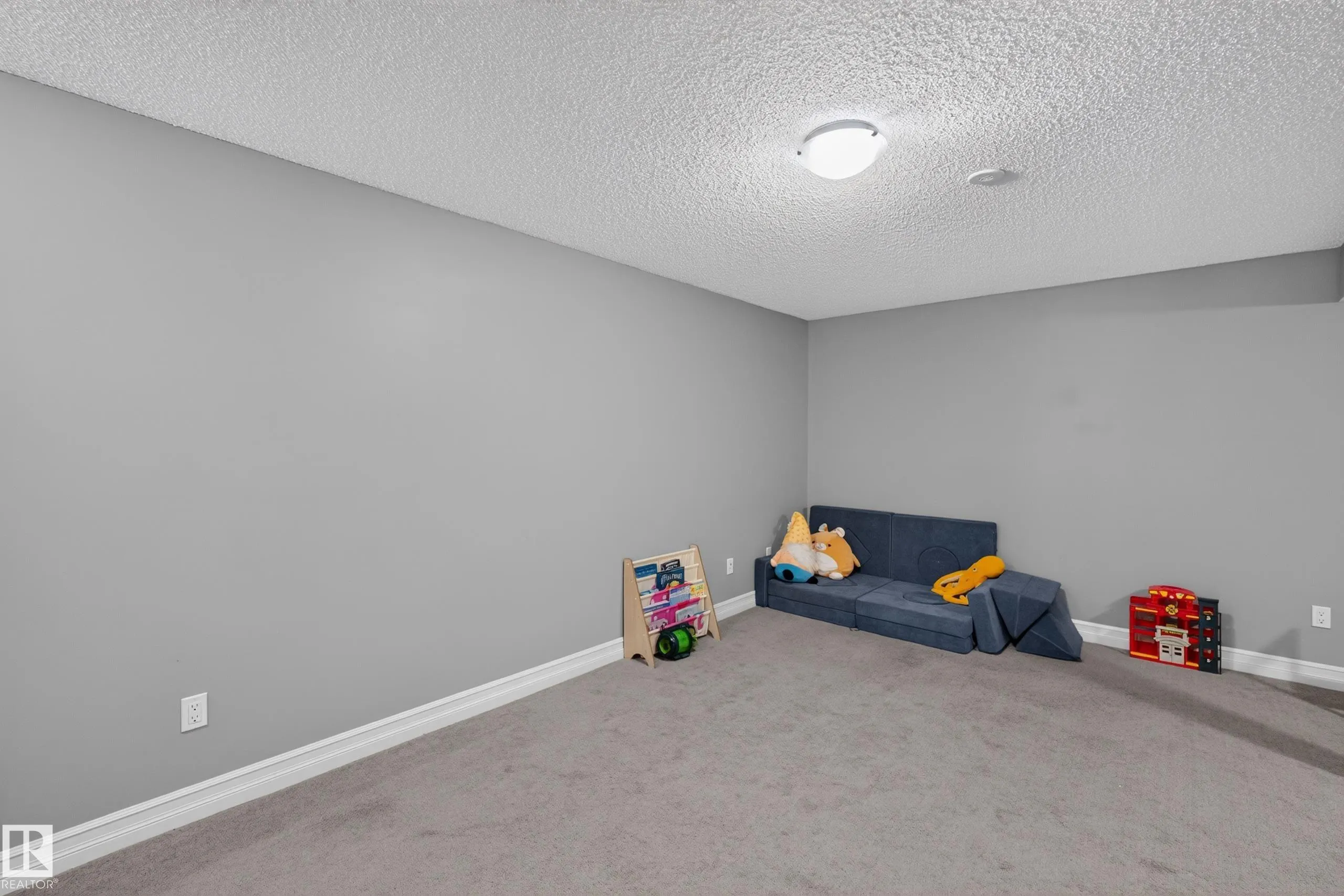 5813 64 Street