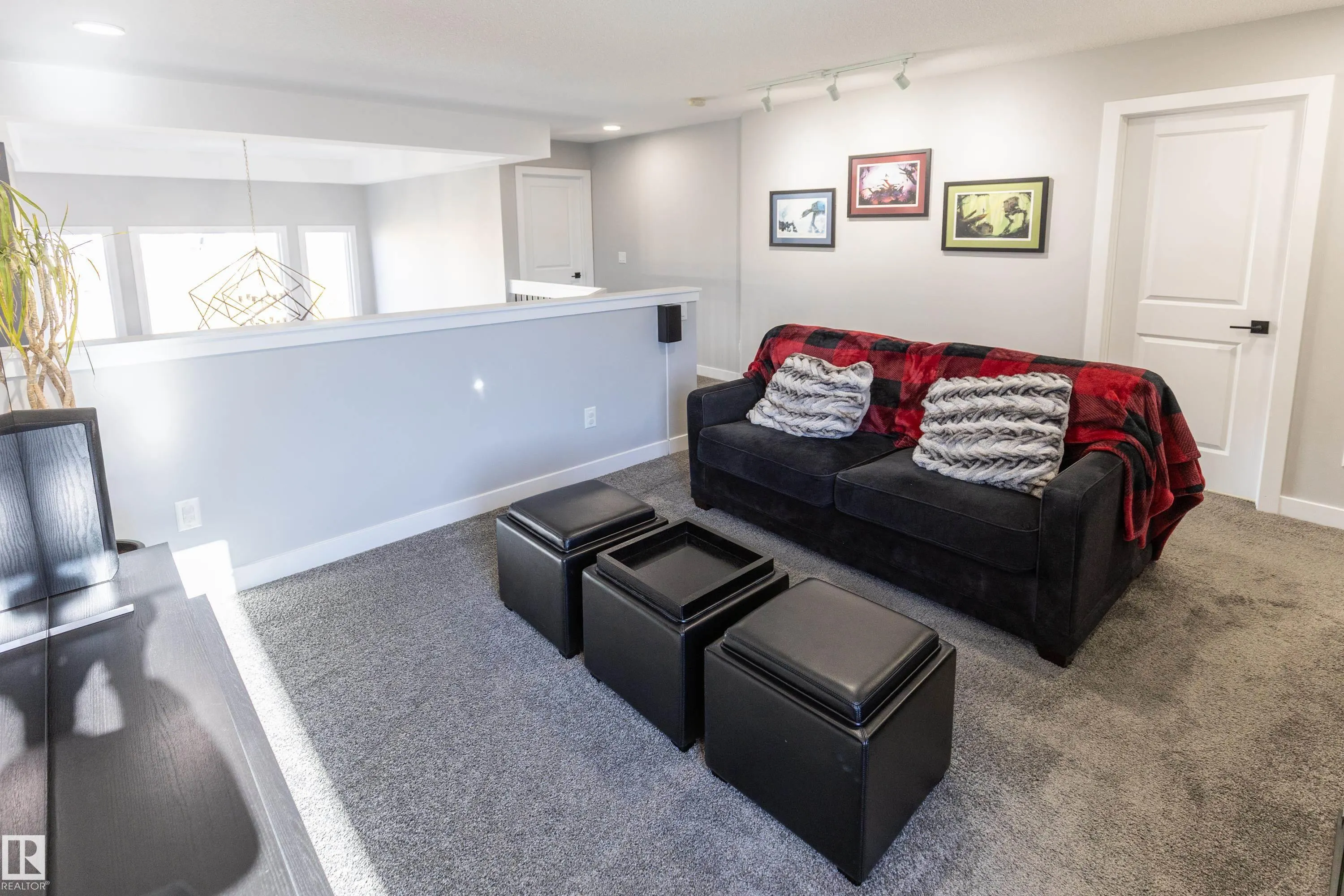 529 EAGLESON Wynd