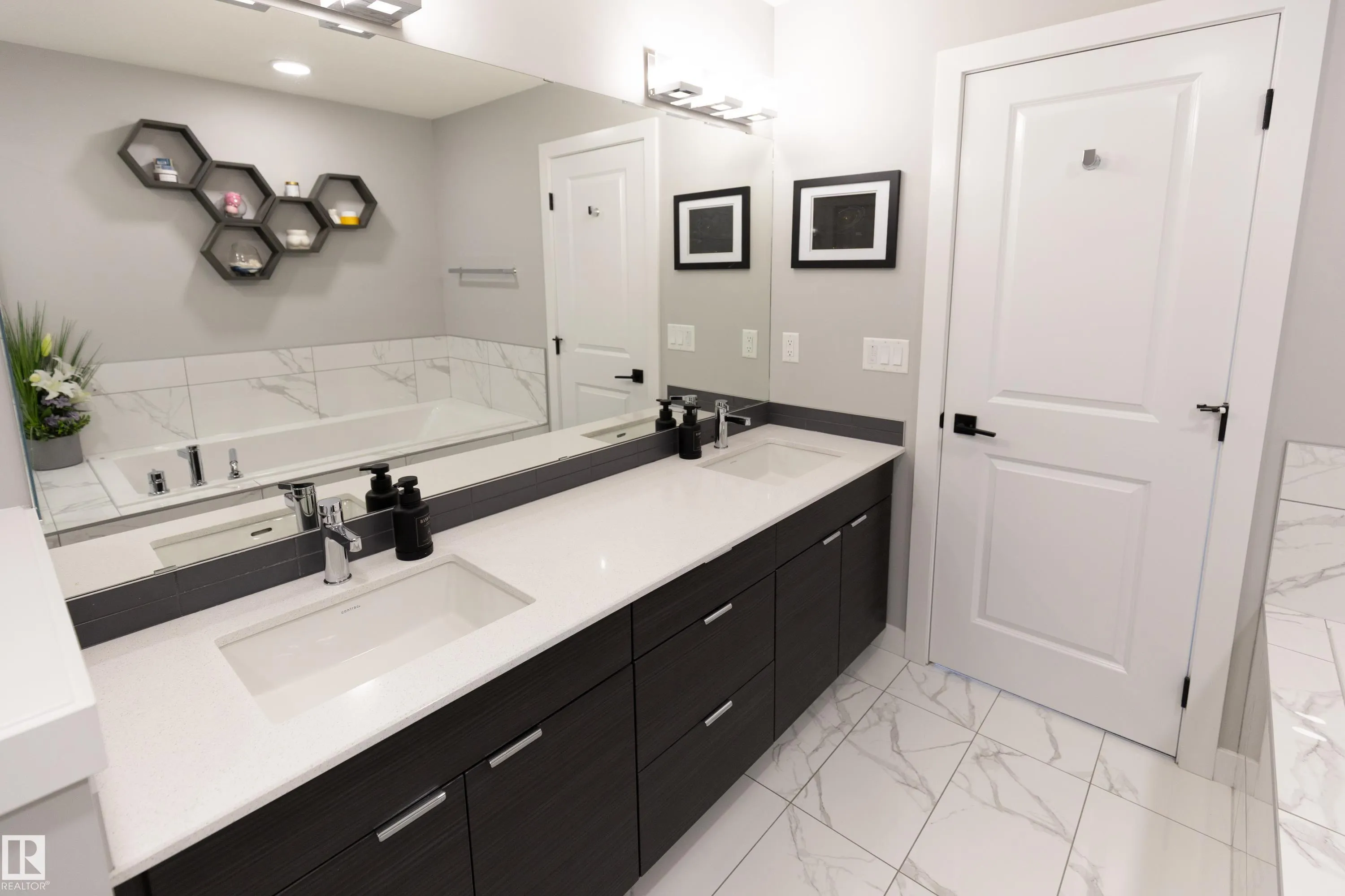 529 EAGLESON Wynd