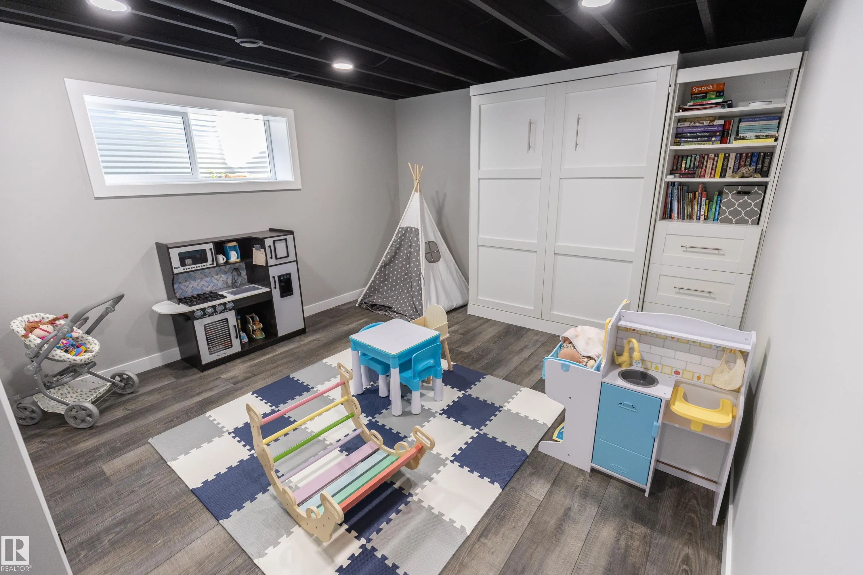 529 EAGLESON Wynd