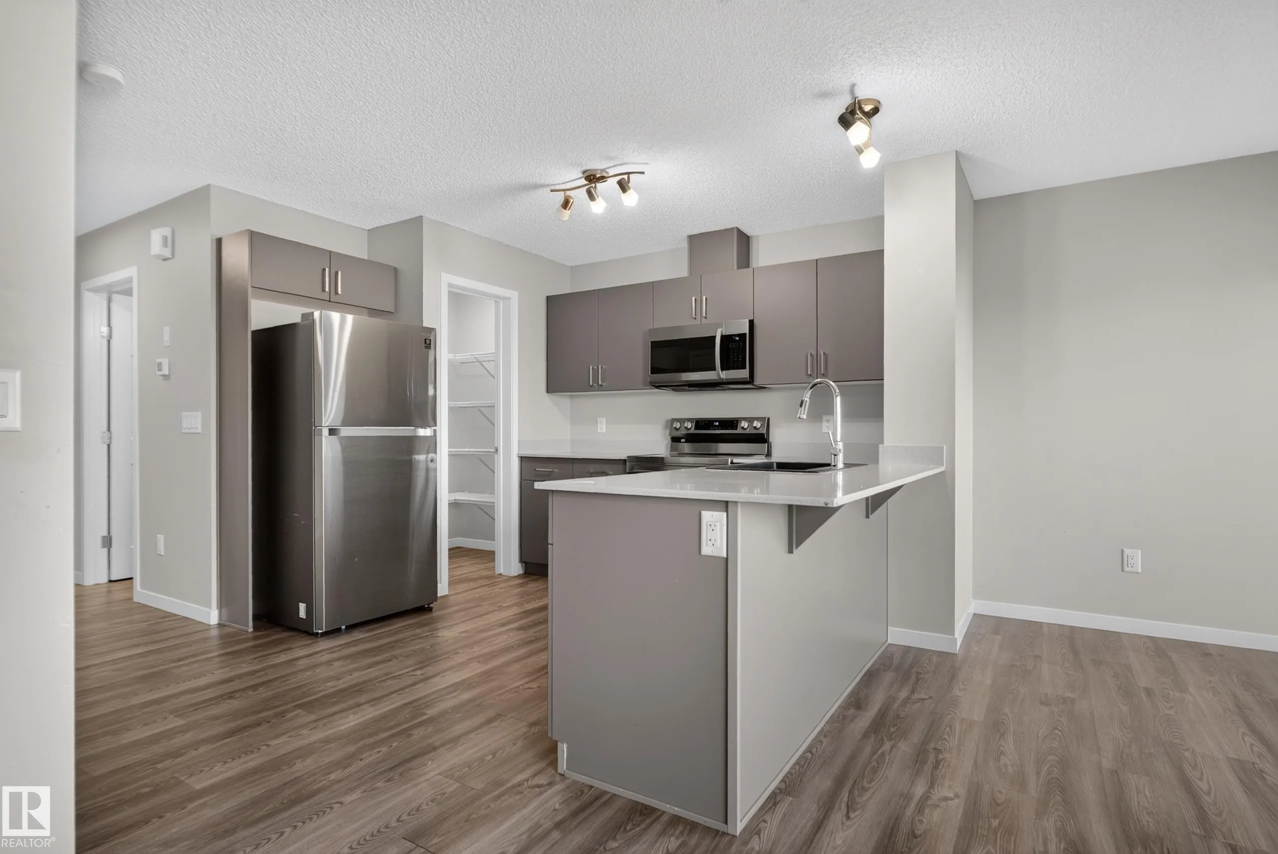 9330 Cooper Bend