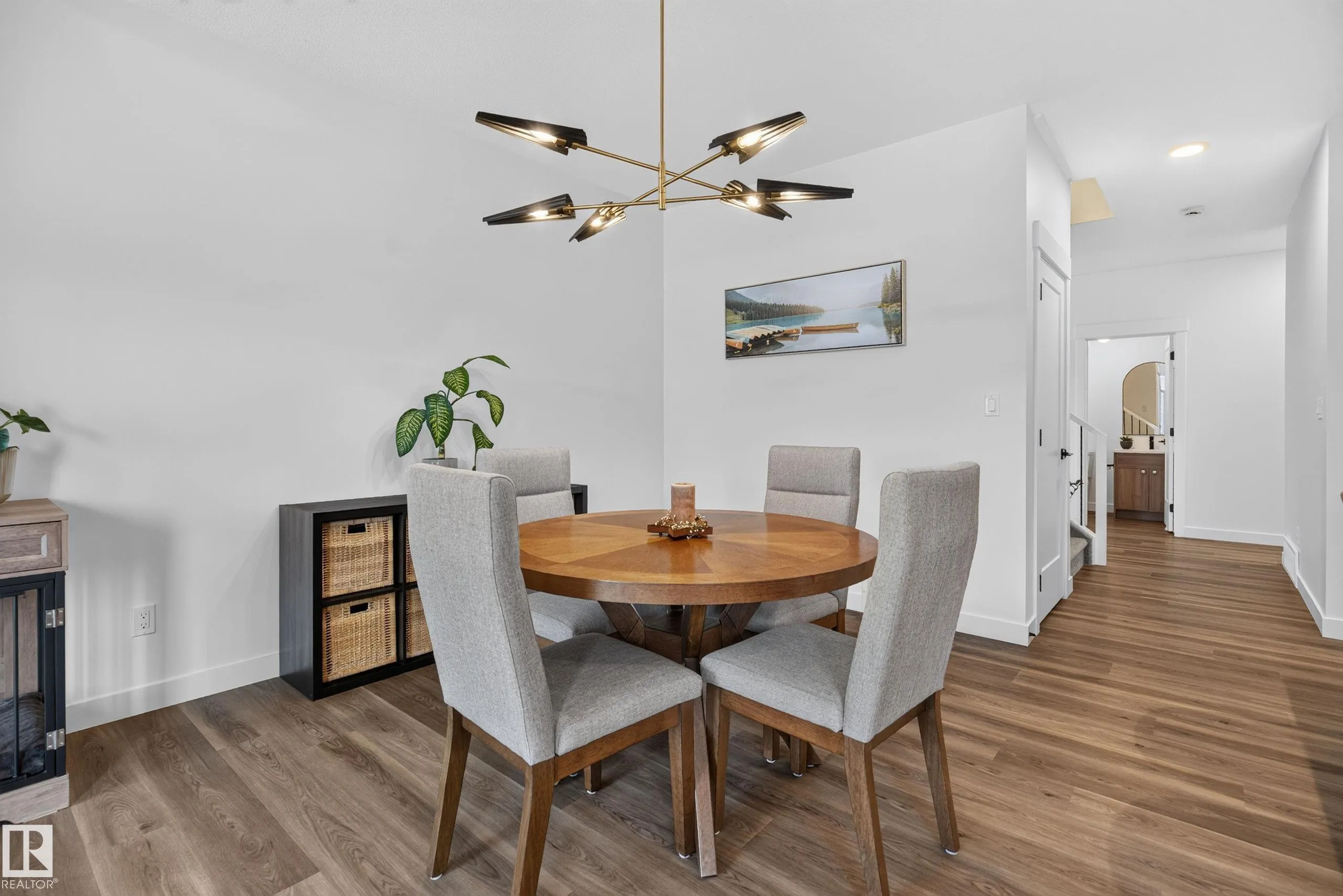 66 GLADSTONE Bend