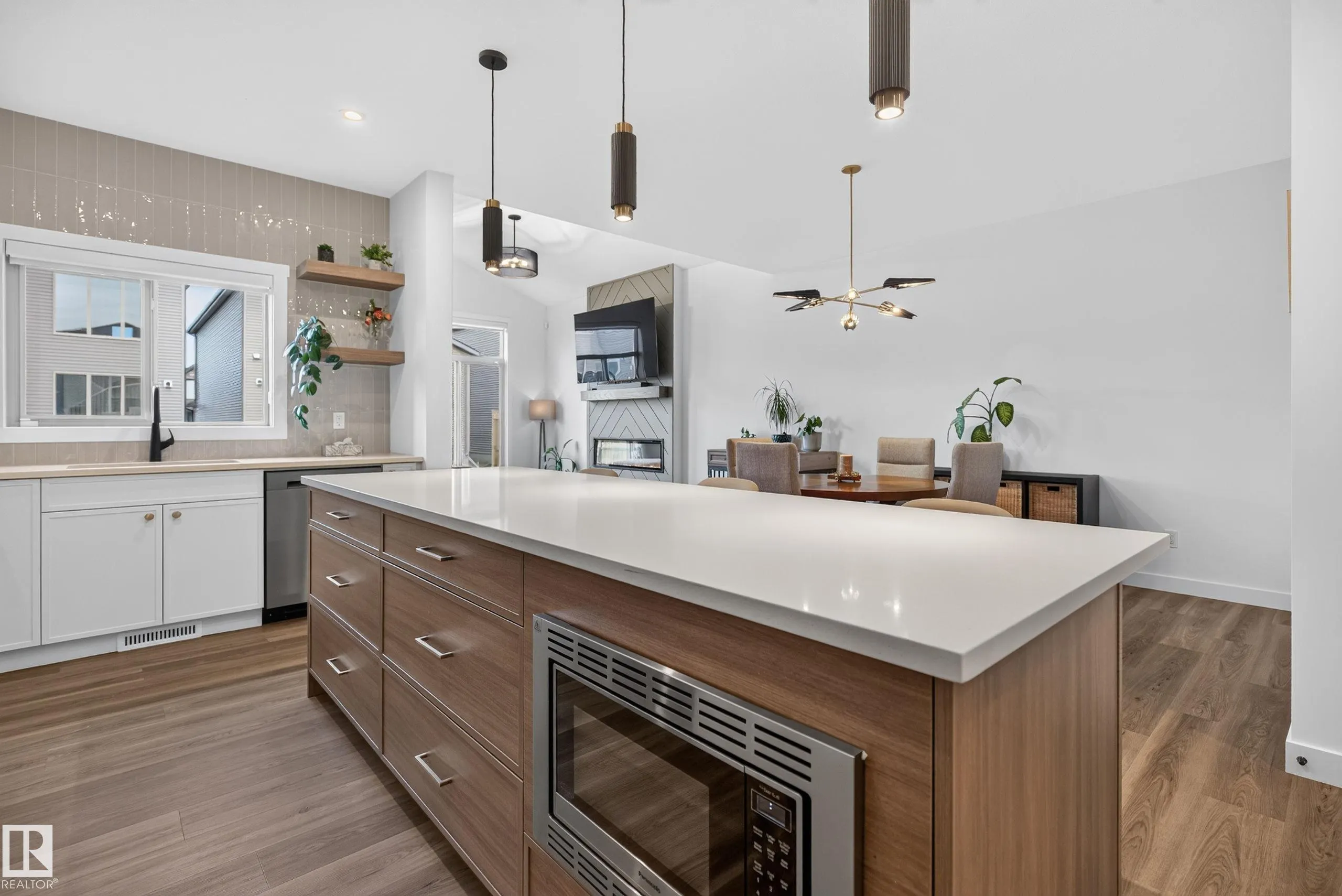 66 GLADSTONE Bend