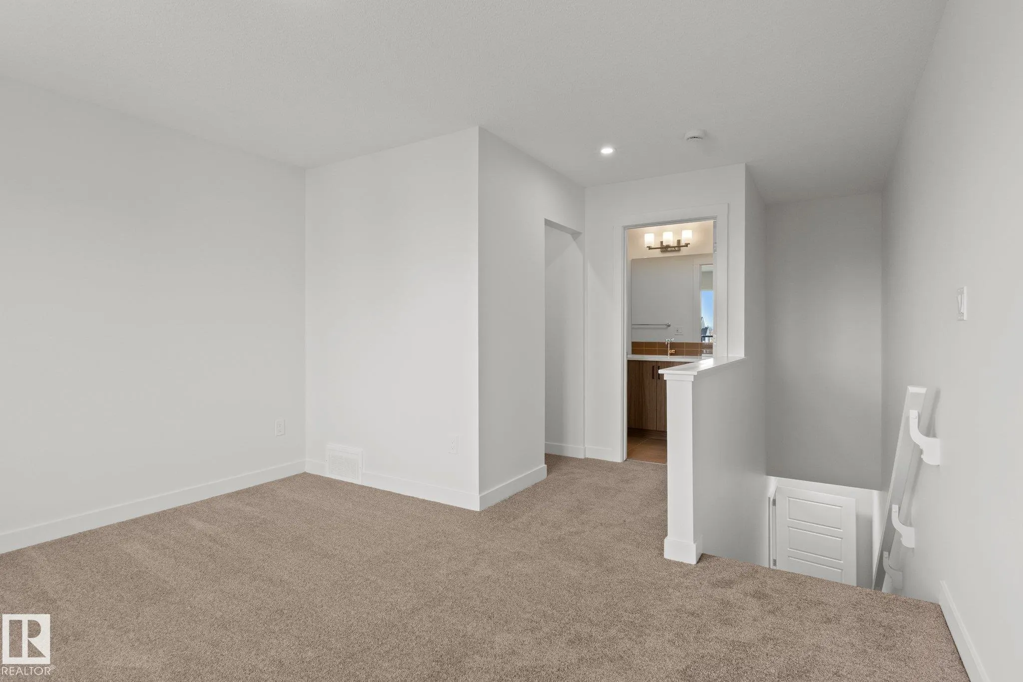 8710 Edgemont Link