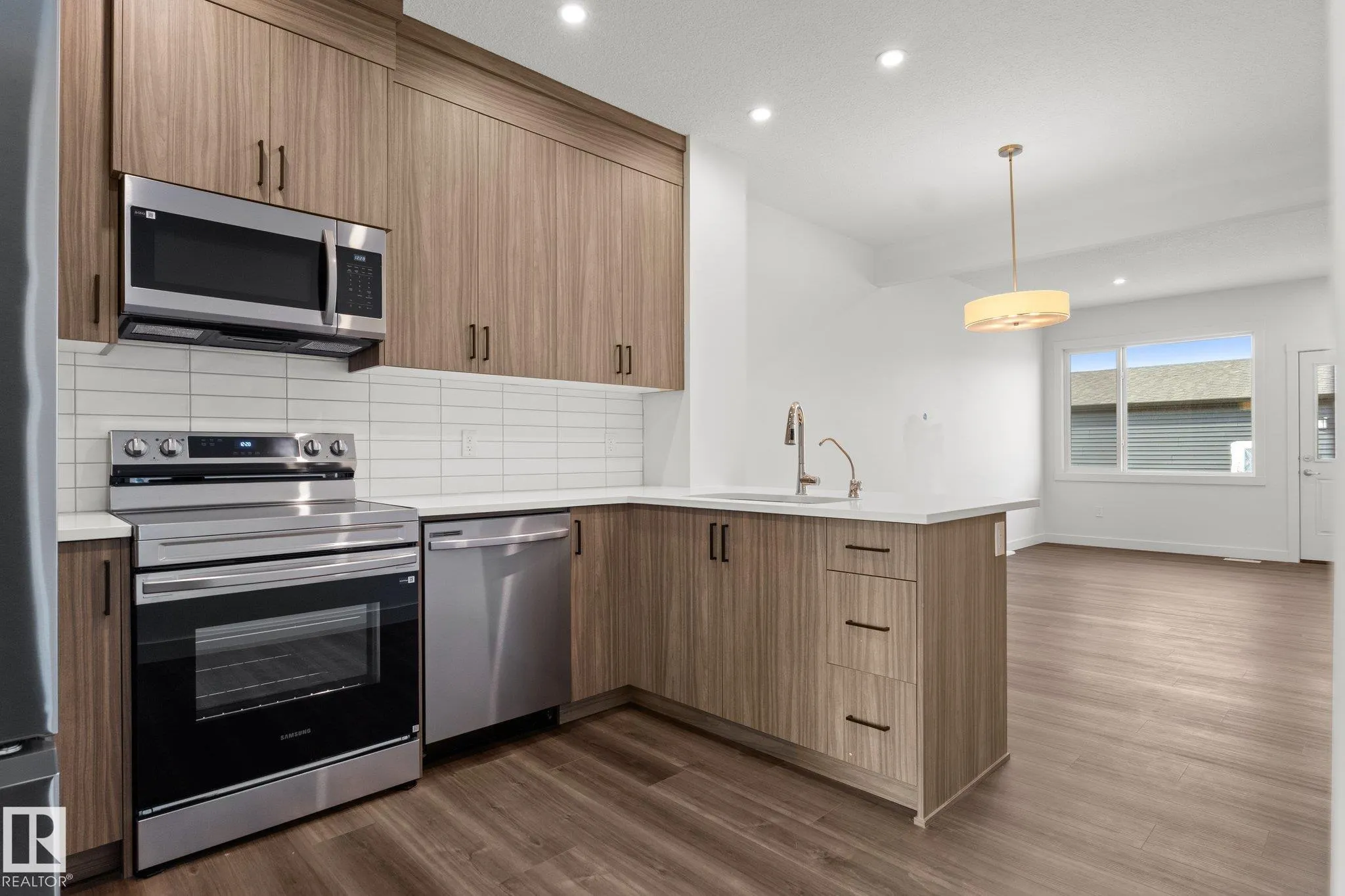 8710 Edgemont Link