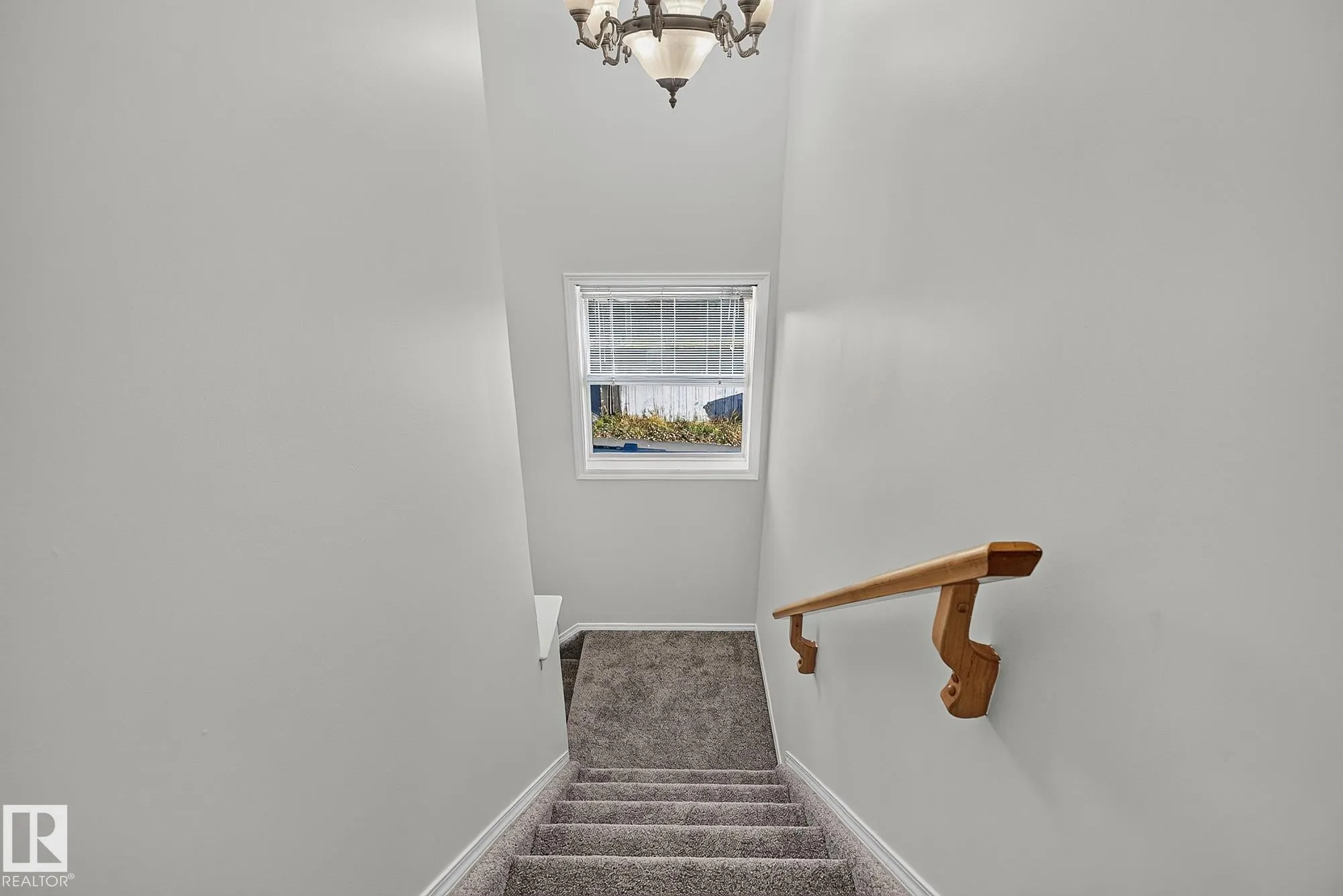 2 HEATHERGLEN Drive