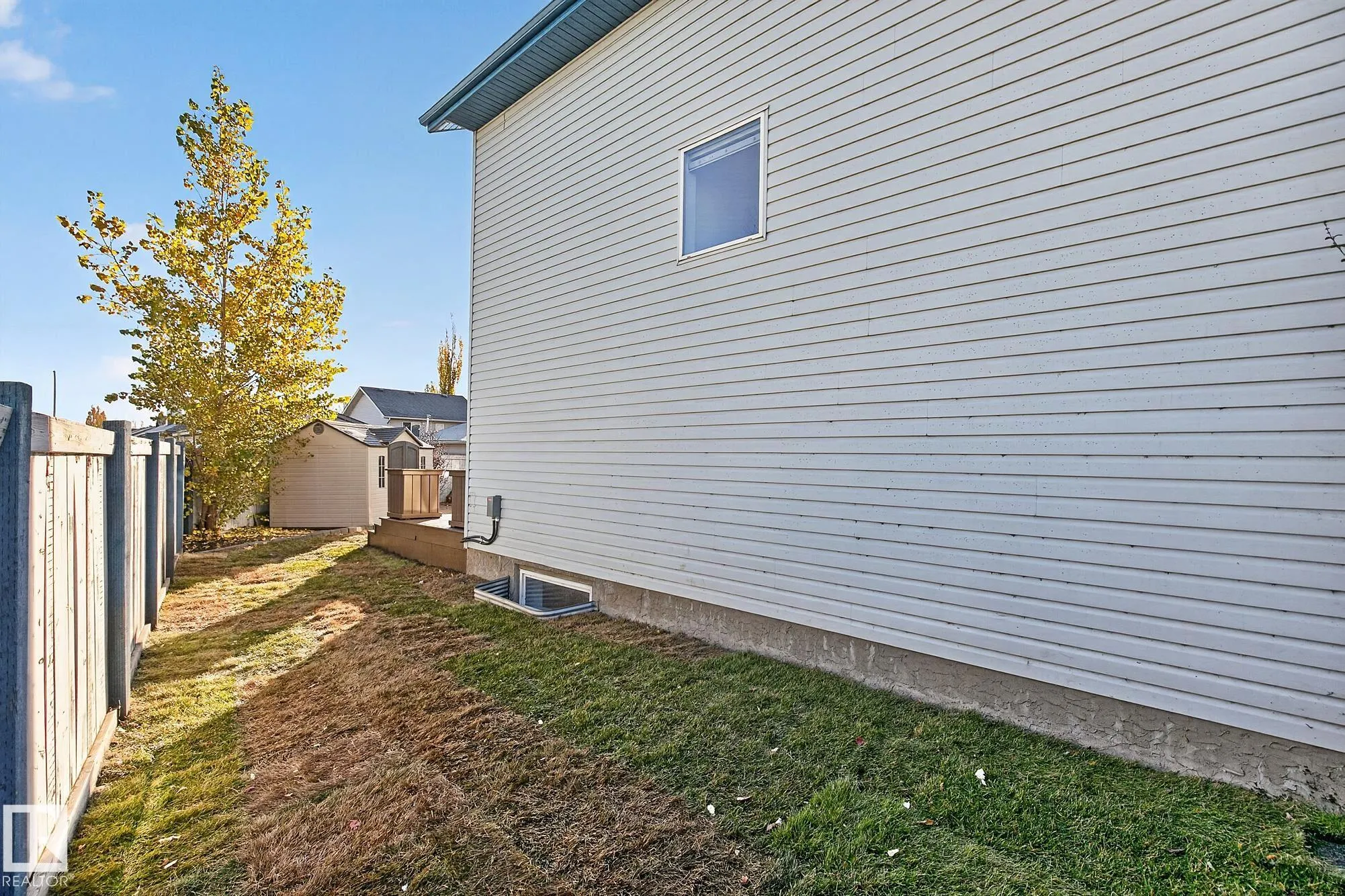 2 HEATHERGLEN Drive
