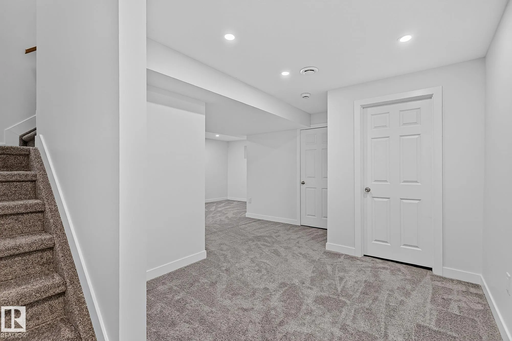 2 HEATHERGLEN Drive