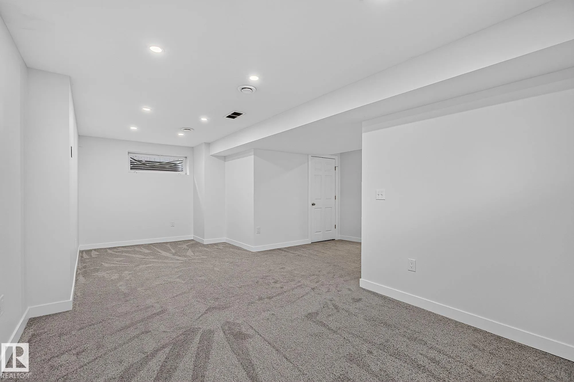 2 HEATHERGLEN Drive