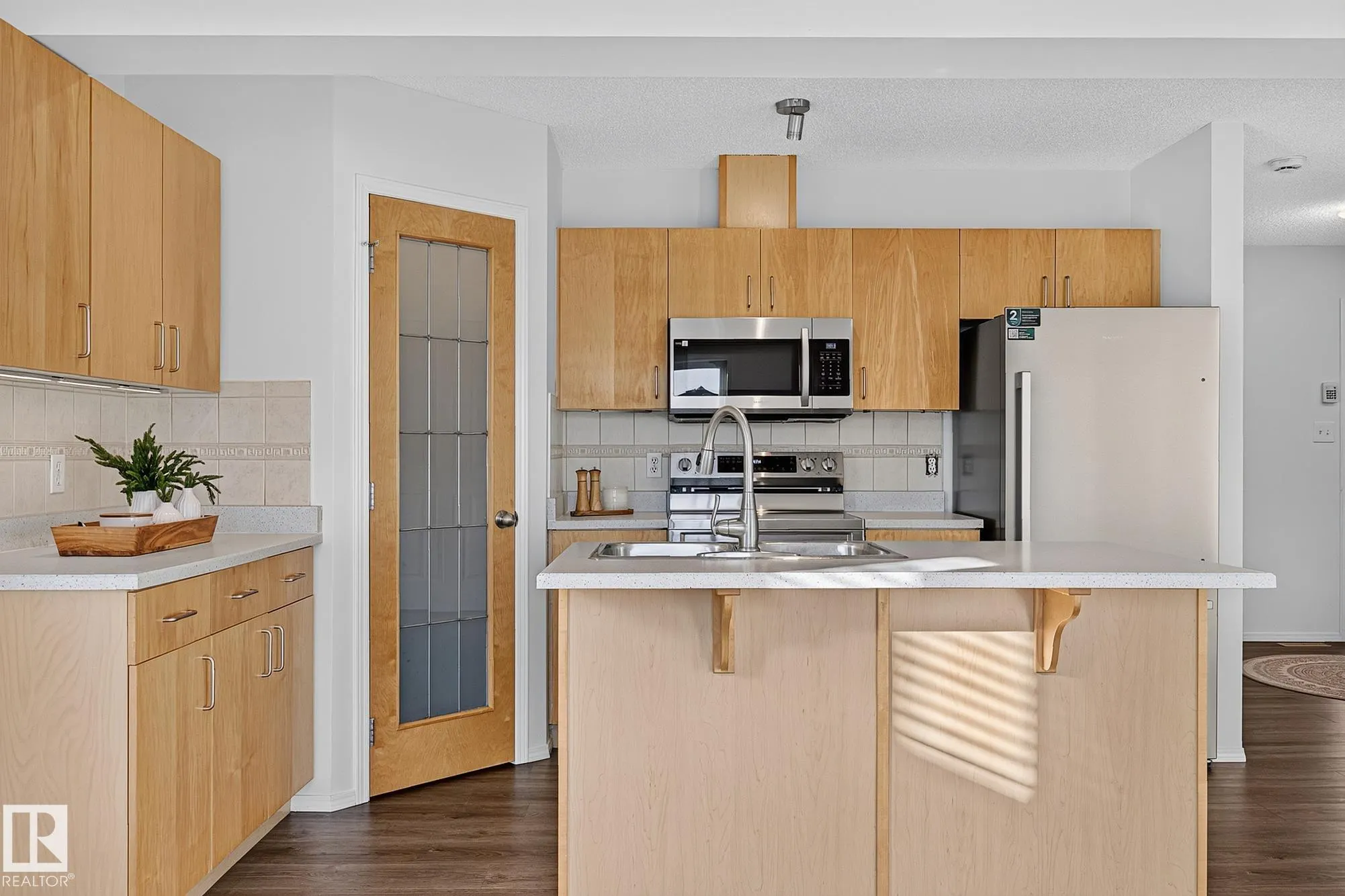 2 HEATHERGLEN Drive