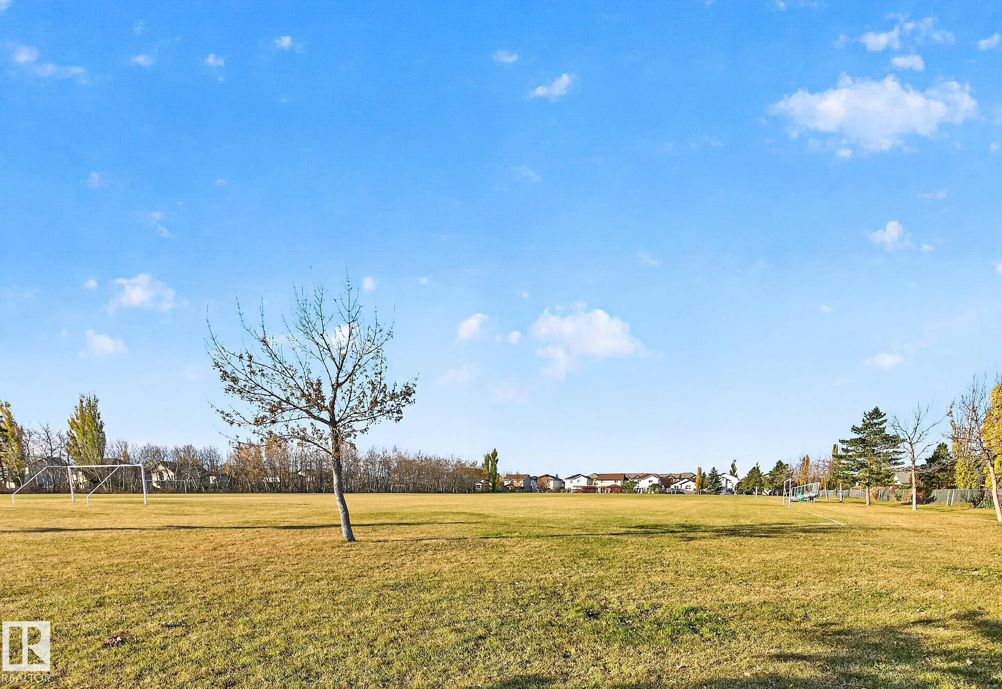 2 HEATHERGLEN Drive