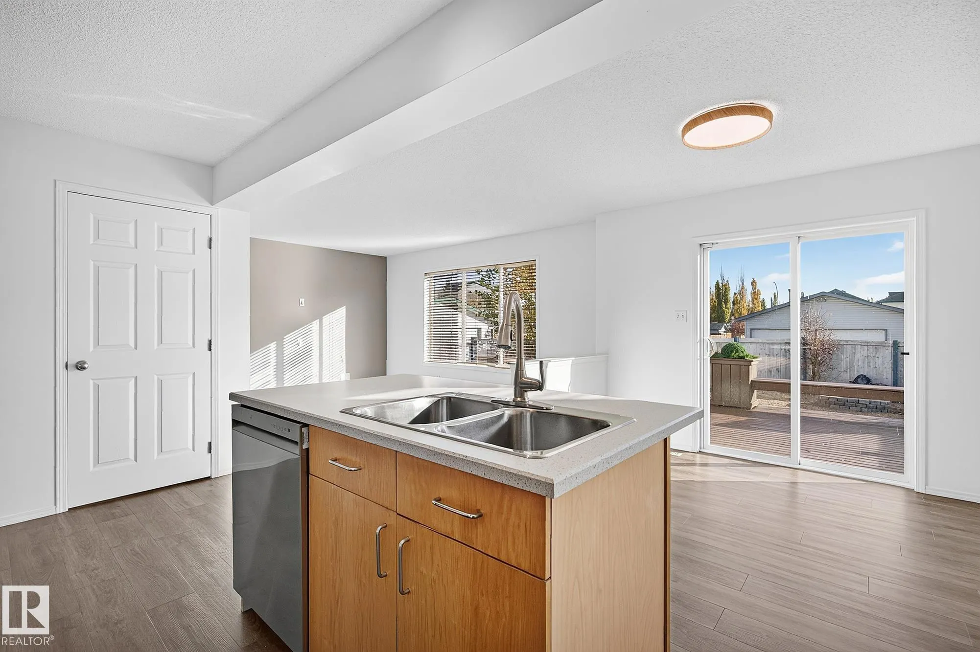 2 HEATHERGLEN Drive