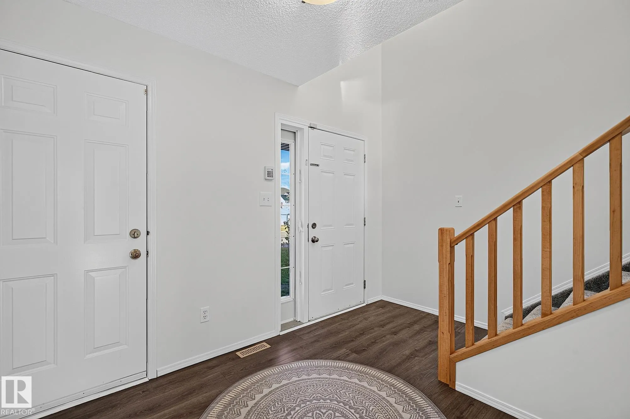 2 HEATHERGLEN Drive