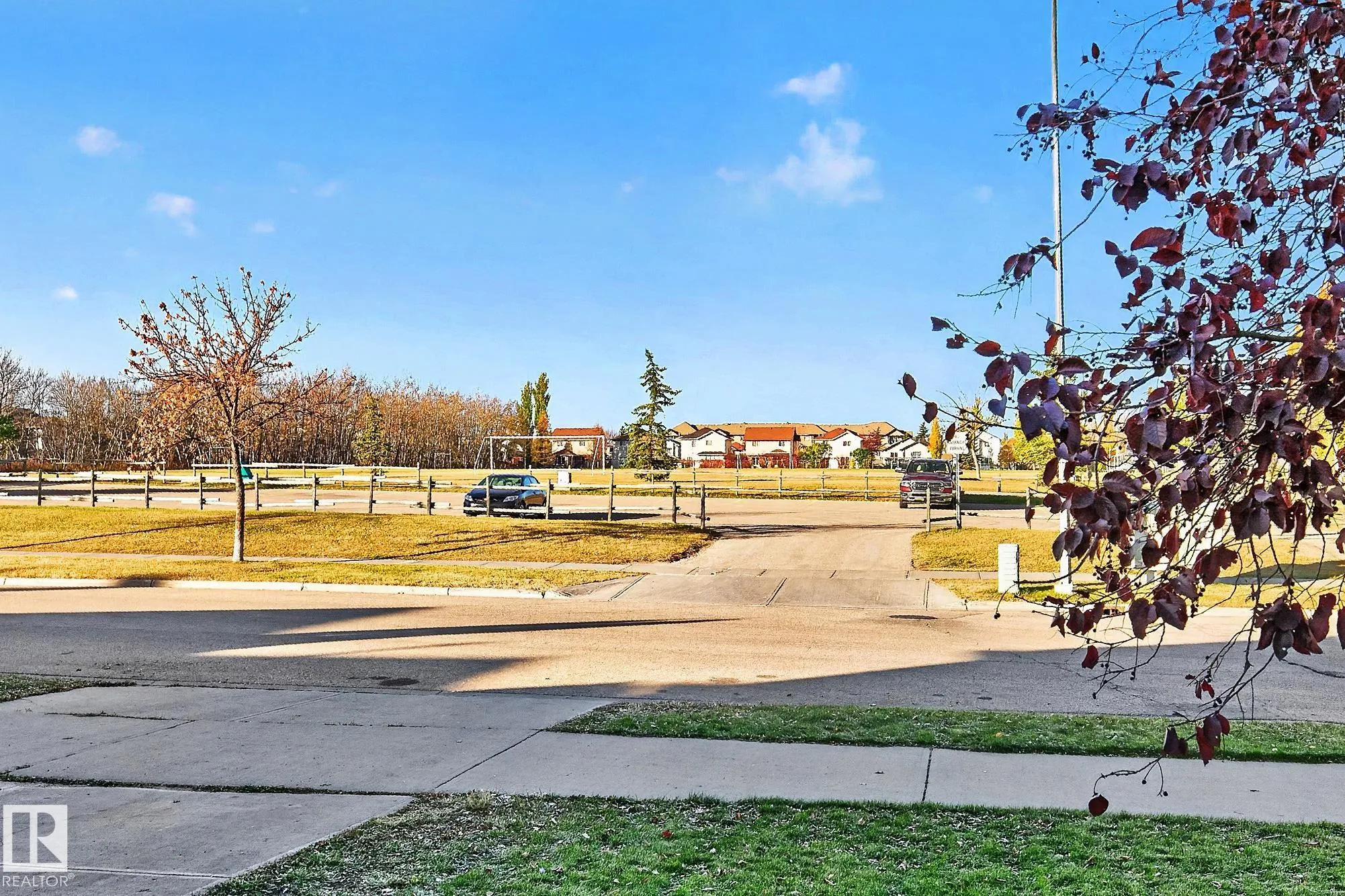 2 HEATHERGLEN Drive