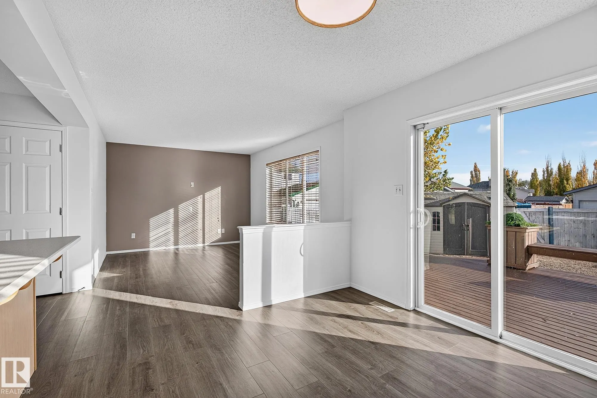2 HEATHERGLEN Drive