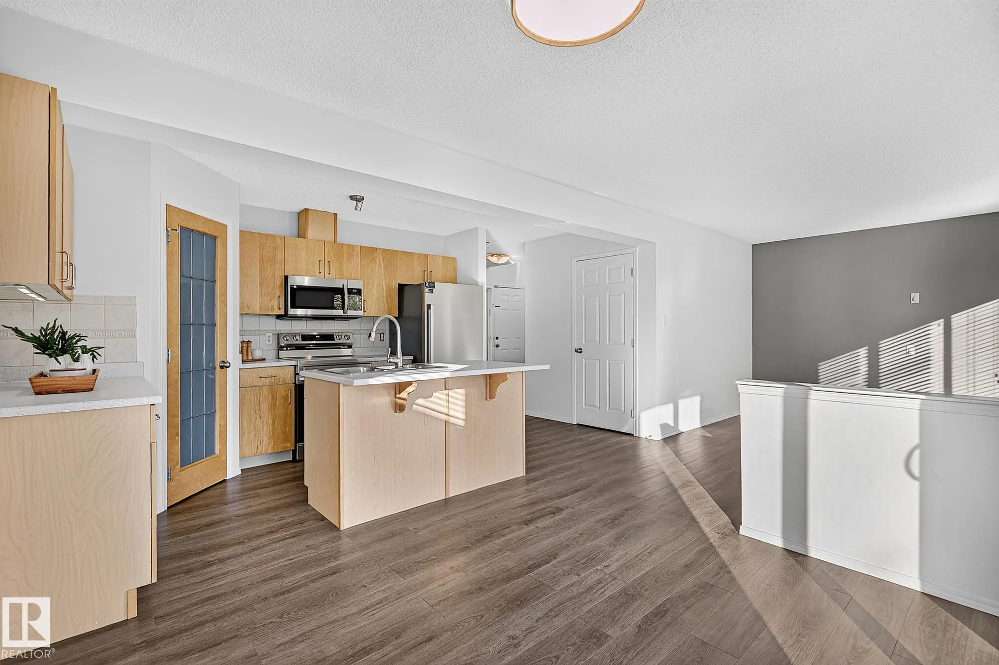 2 HEATHERGLEN Drive