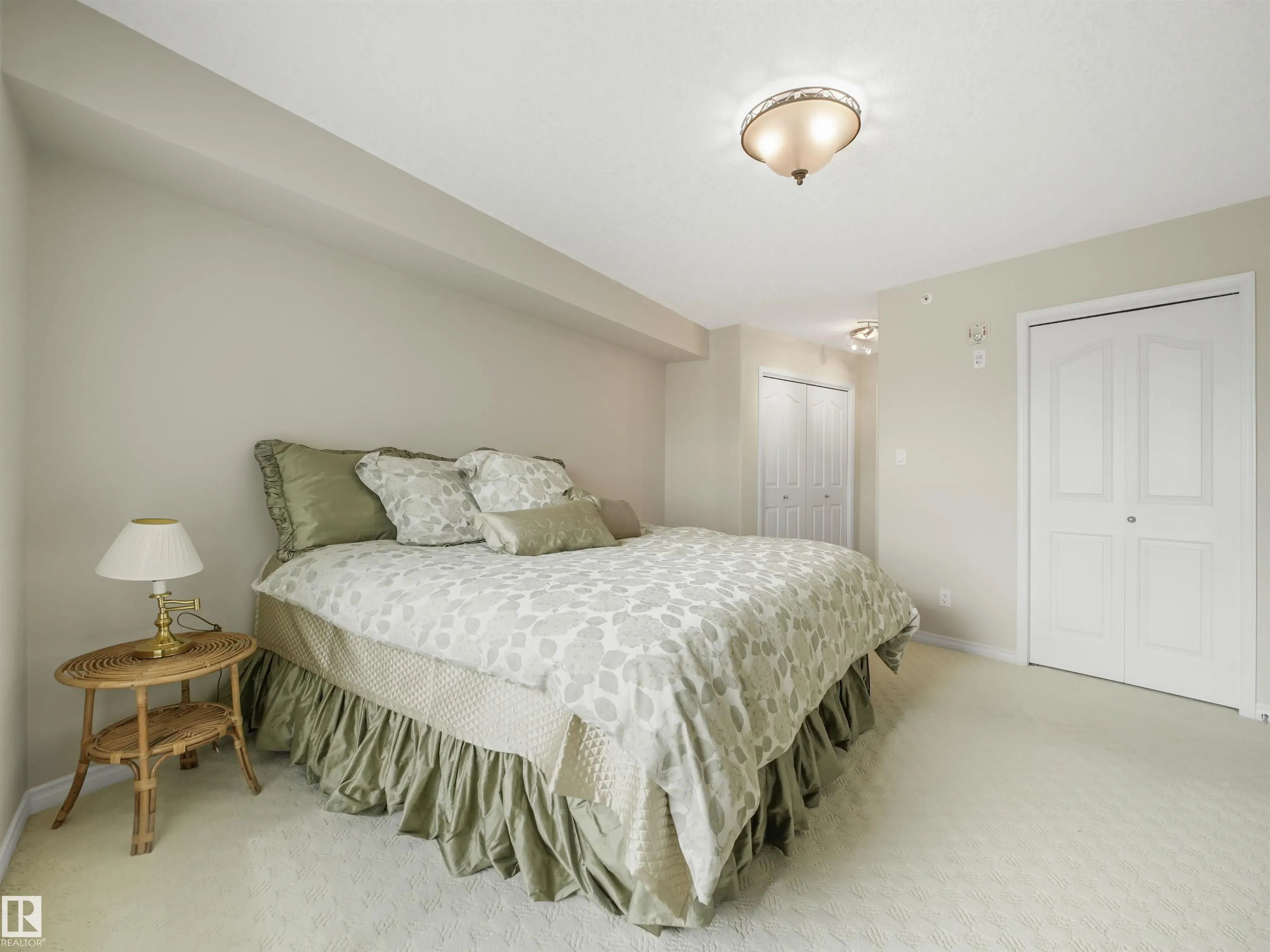 102A Bridgeport Crossing