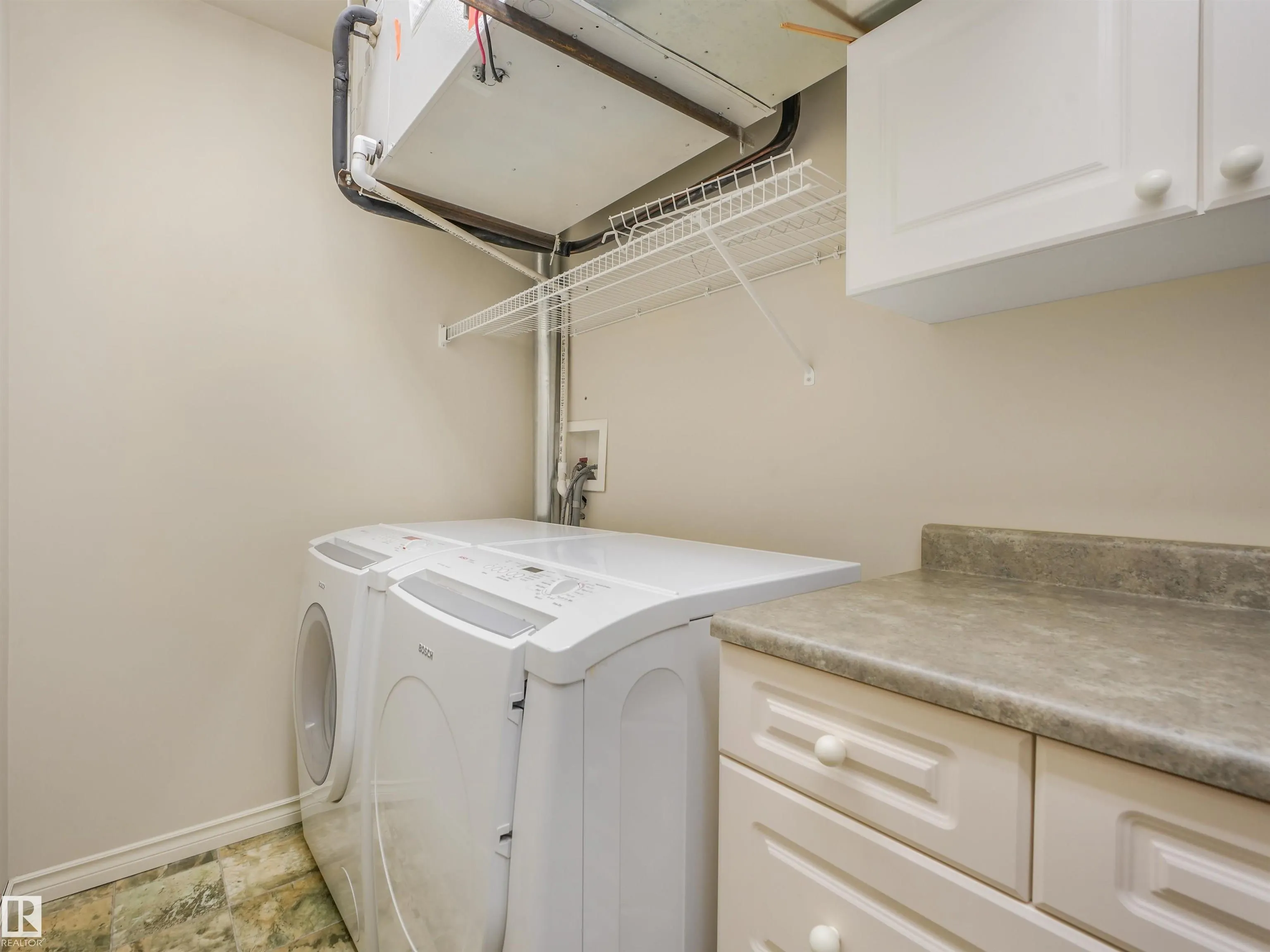 102A Bridgeport Crossing