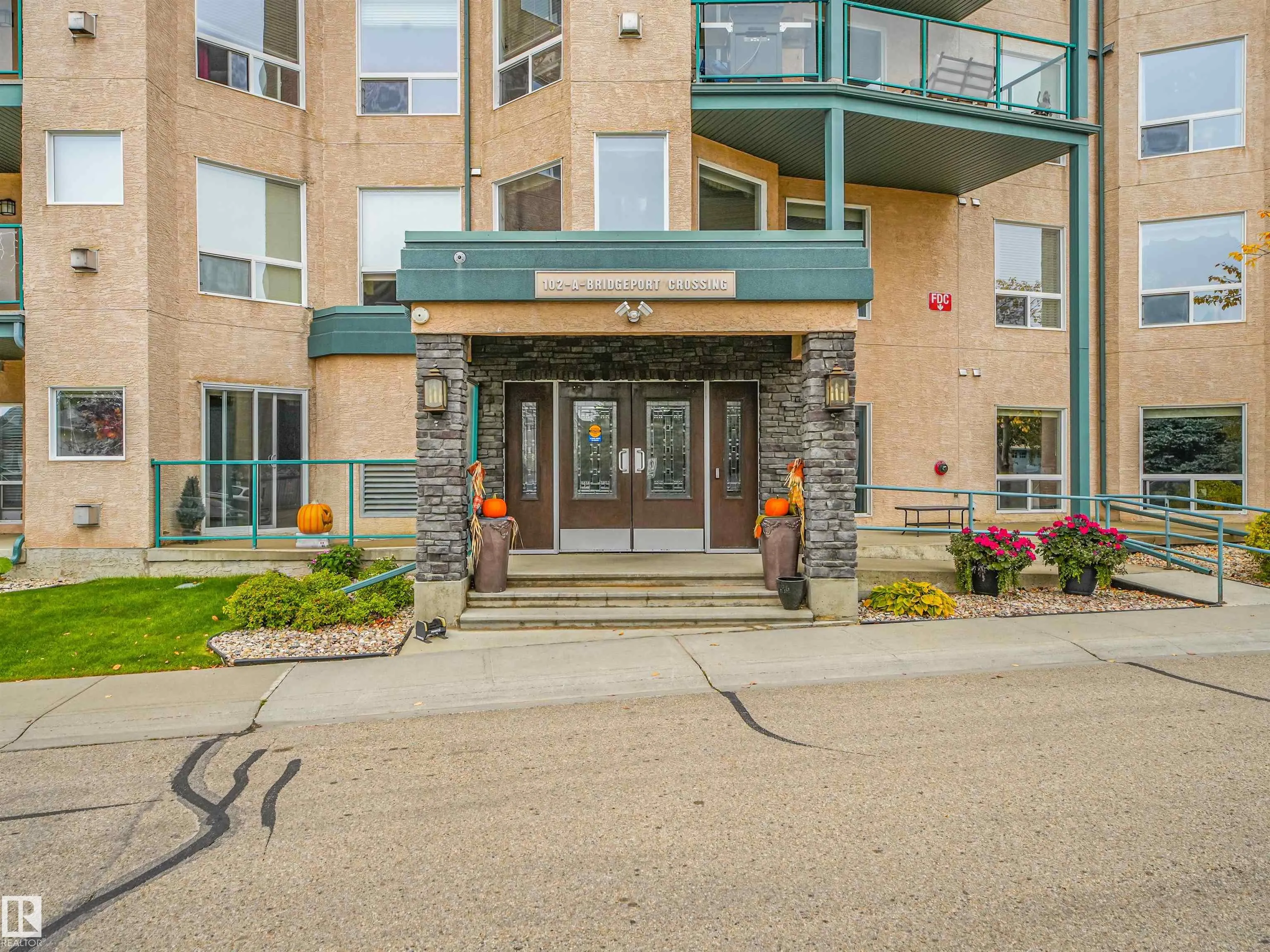 102A Bridgeport Crossing