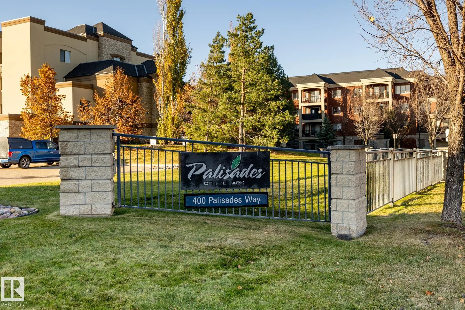 400 PALISADES Way