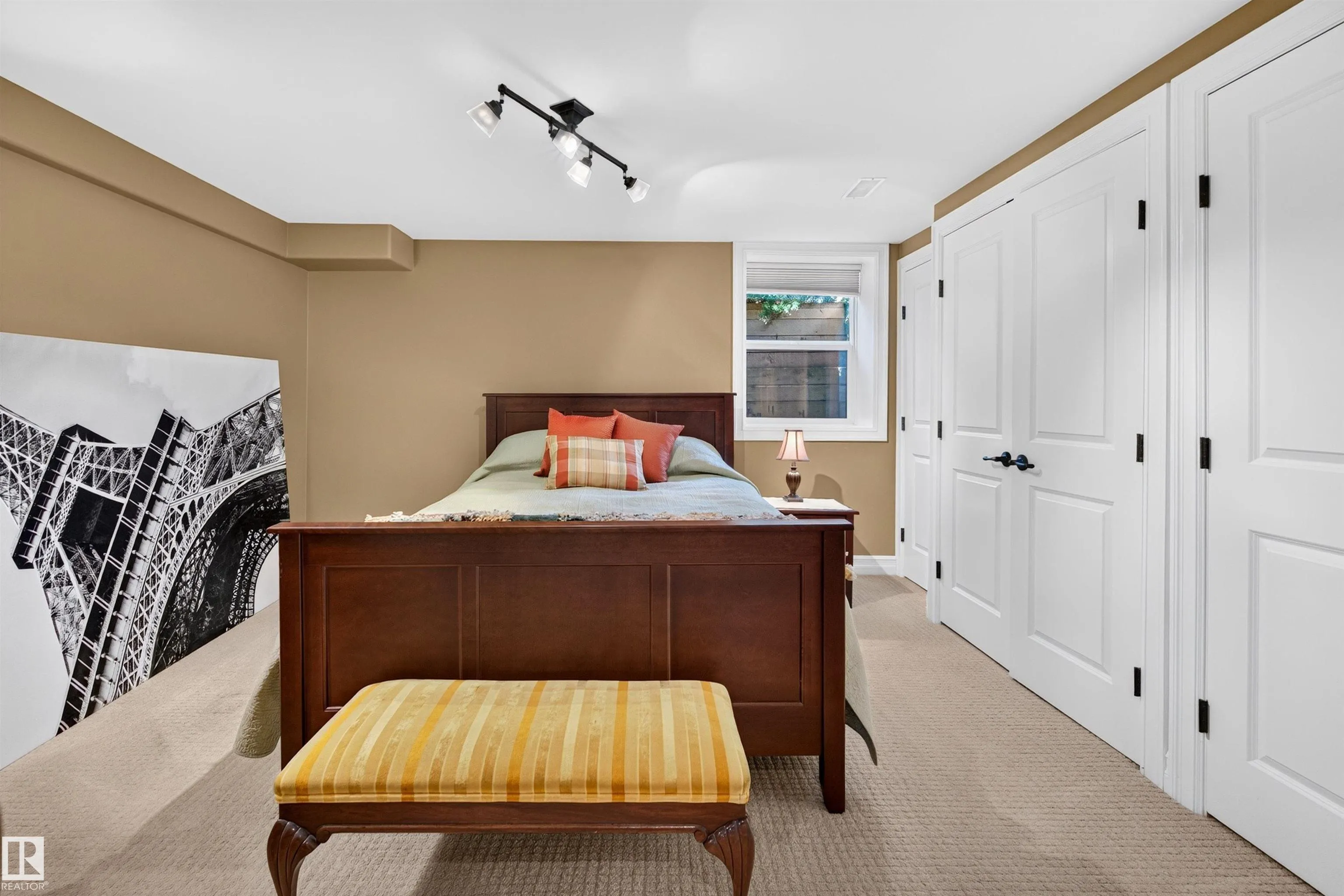 30 LODGEPOLE Crescent