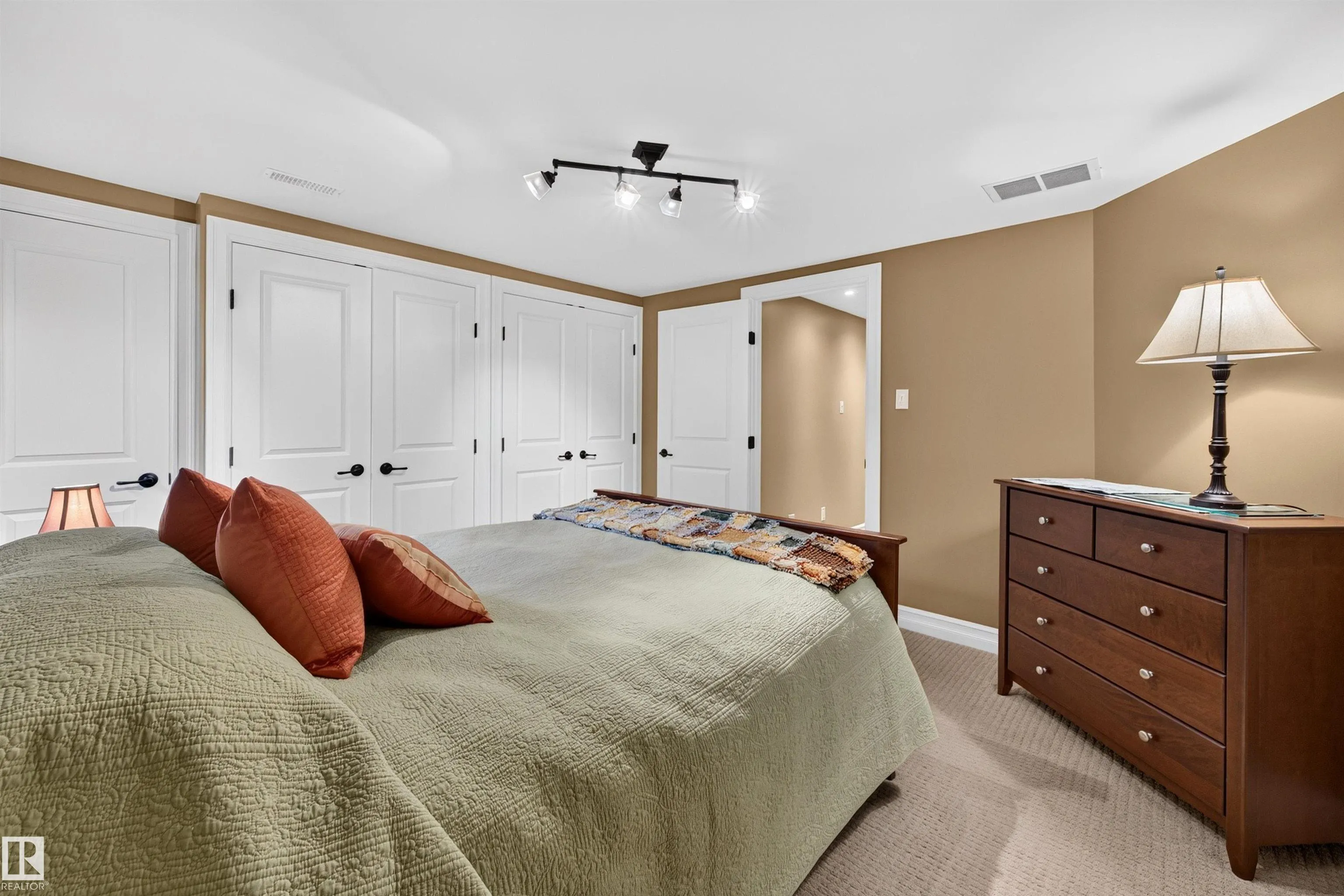 30 LODGEPOLE Crescent