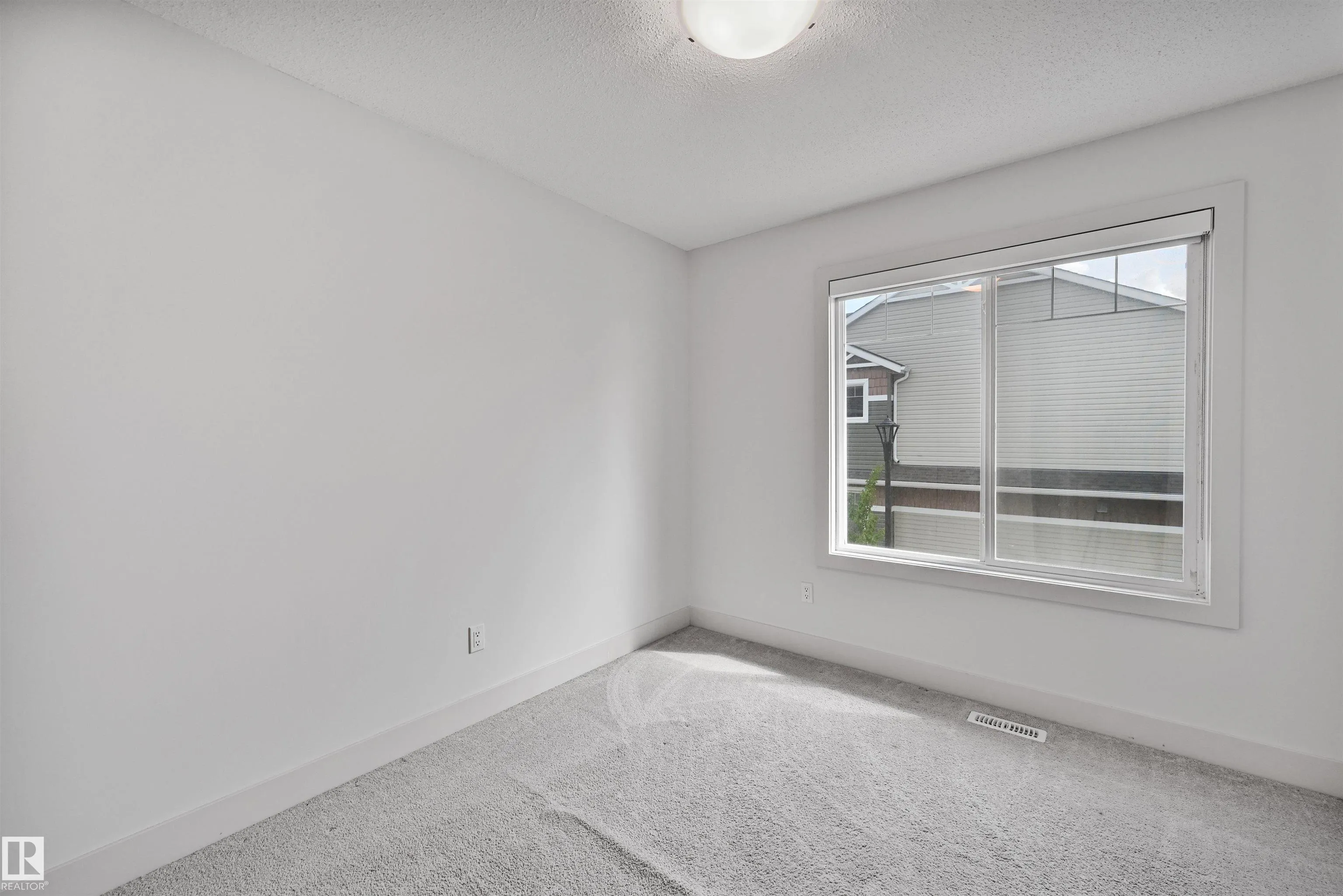 2922 MAPLE Way