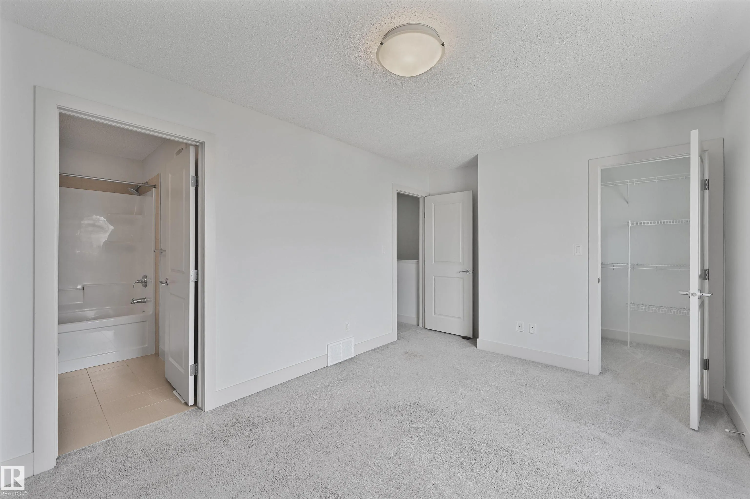 2922 MAPLE Way
