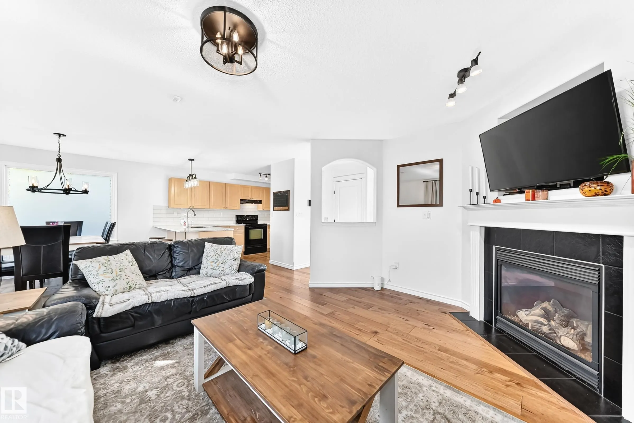 86 EASTGATE Way