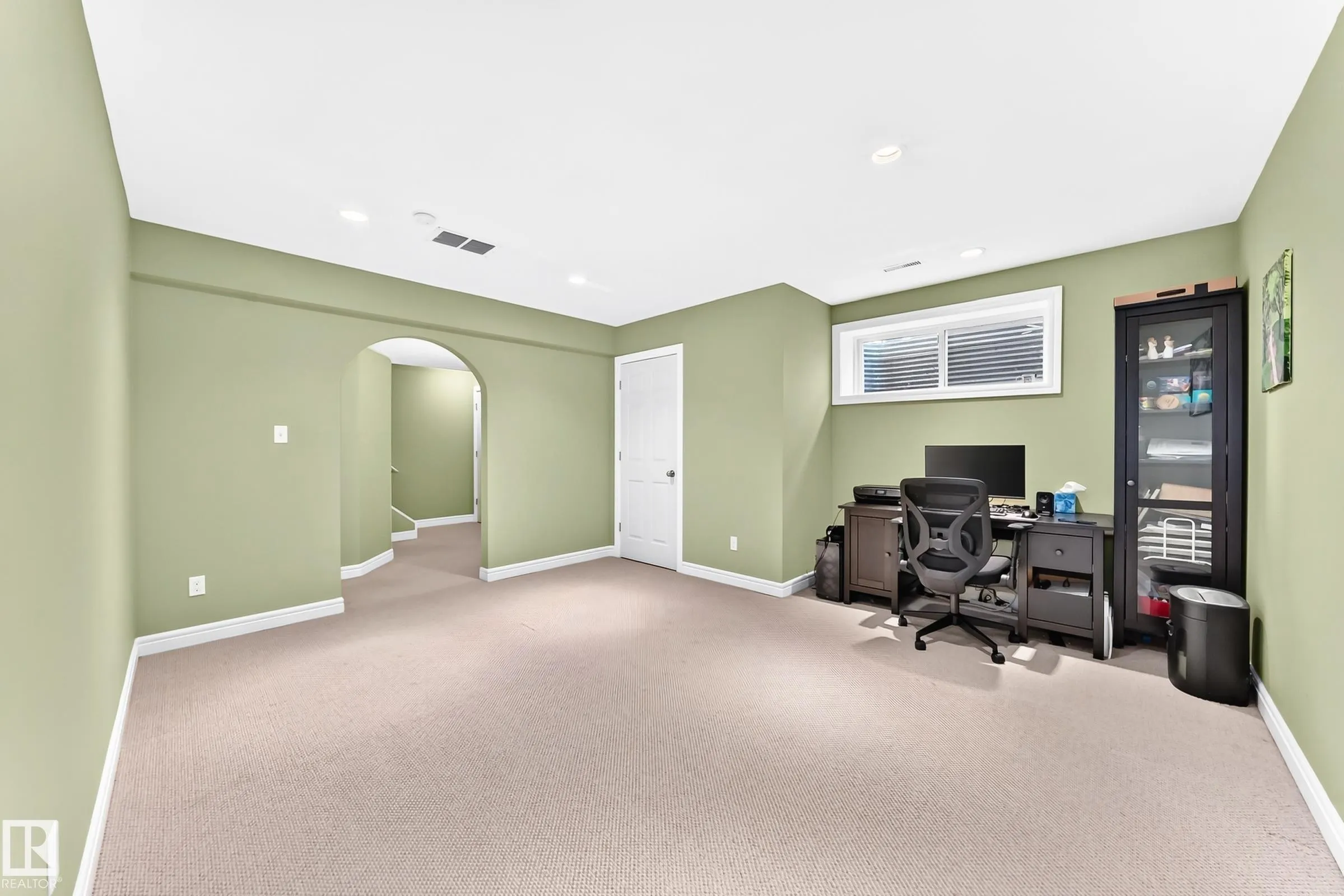86 EASTGATE Way