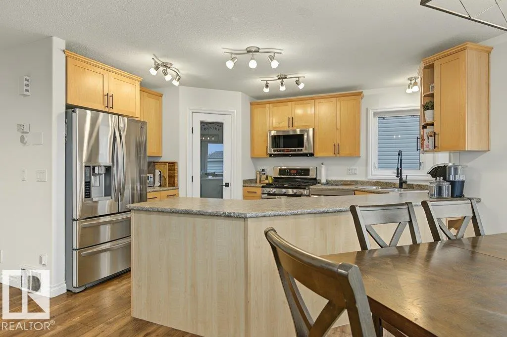 75 LAMPLIGHT Drive
