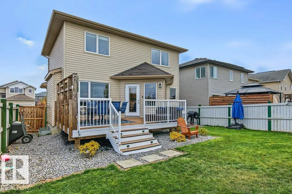 75 LAMPLIGHT Drive