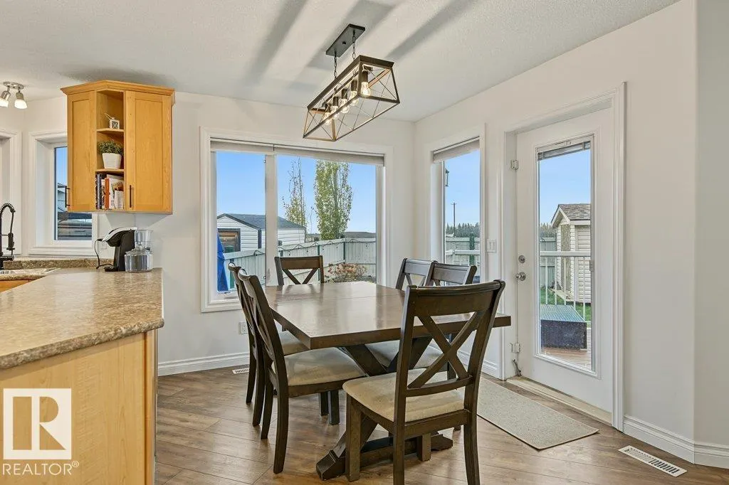 75 LAMPLIGHT Drive