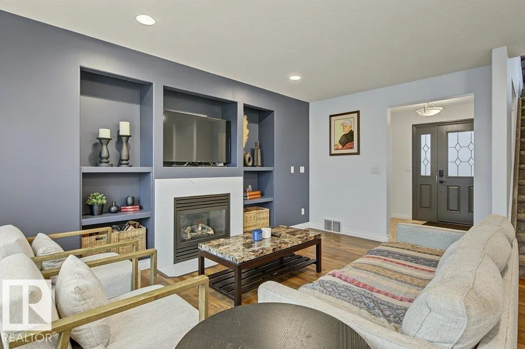 75 LAMPLIGHT Drive