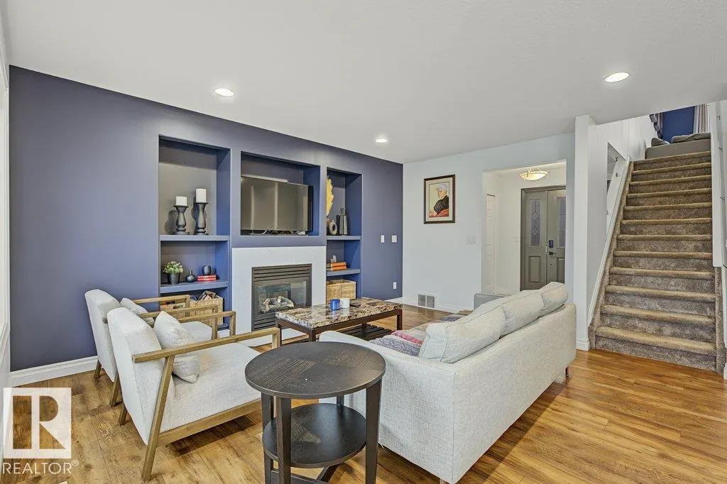 75 LAMPLIGHT Drive