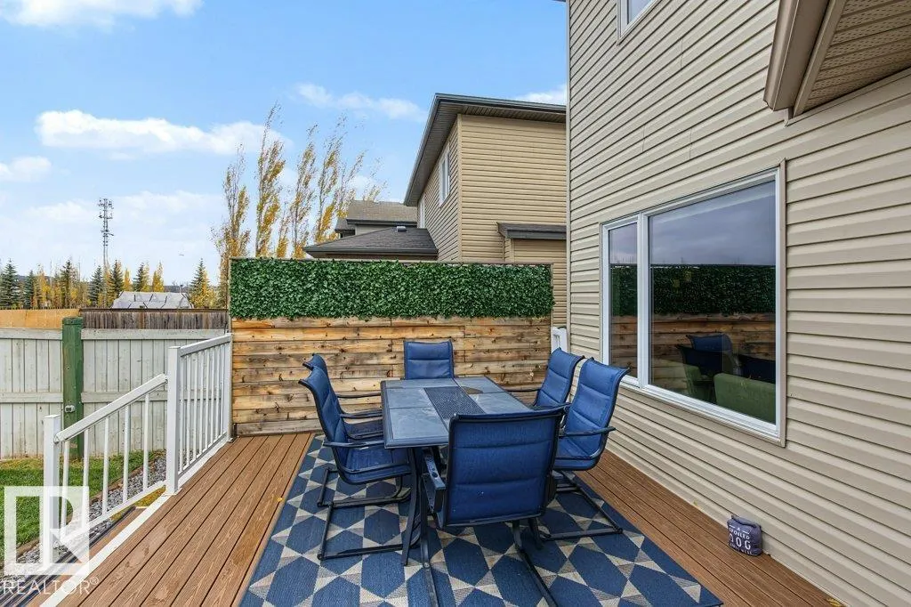 75 LAMPLIGHT Drive