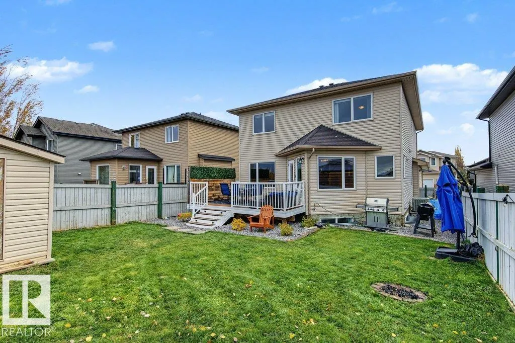 75 LAMPLIGHT Drive