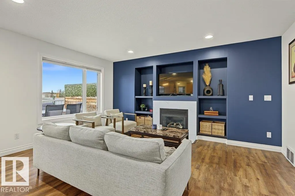 75 LAMPLIGHT Drive