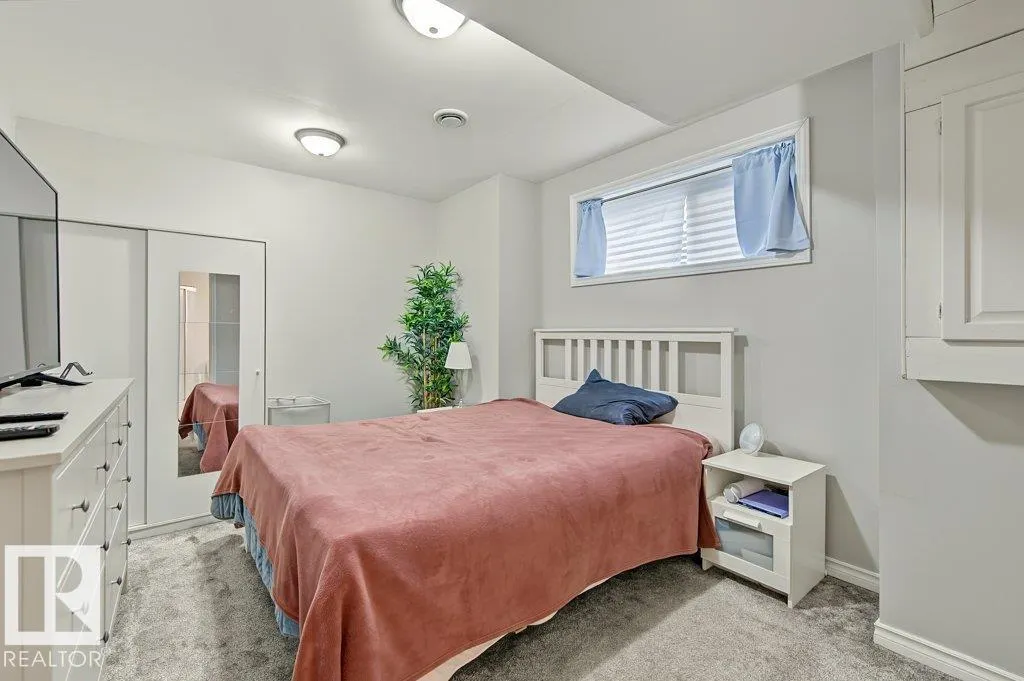 75 LAMPLIGHT Drive
